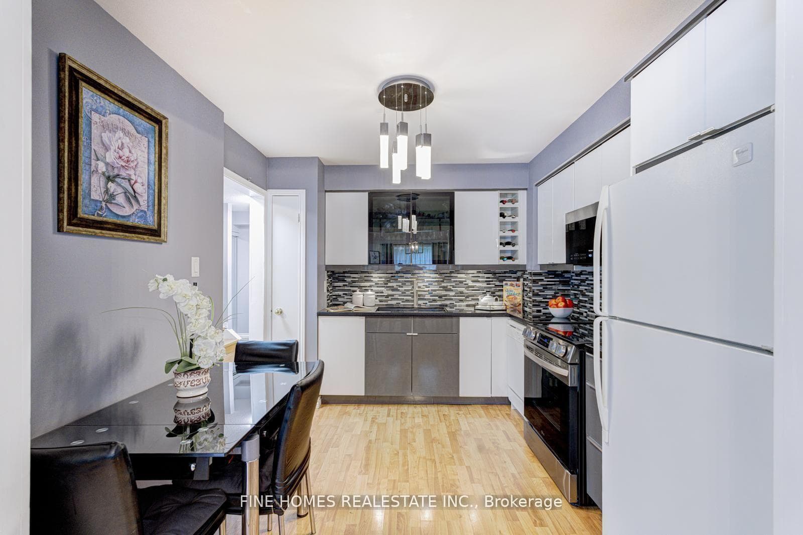 302 Maciver Boulevard photo 6