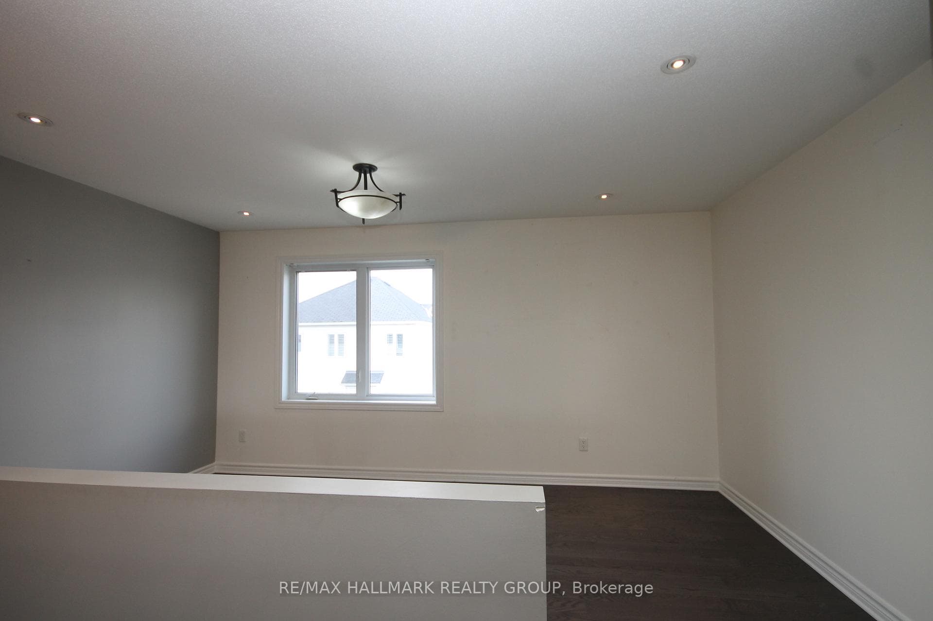 322 FAIRLAKES Way photo 22