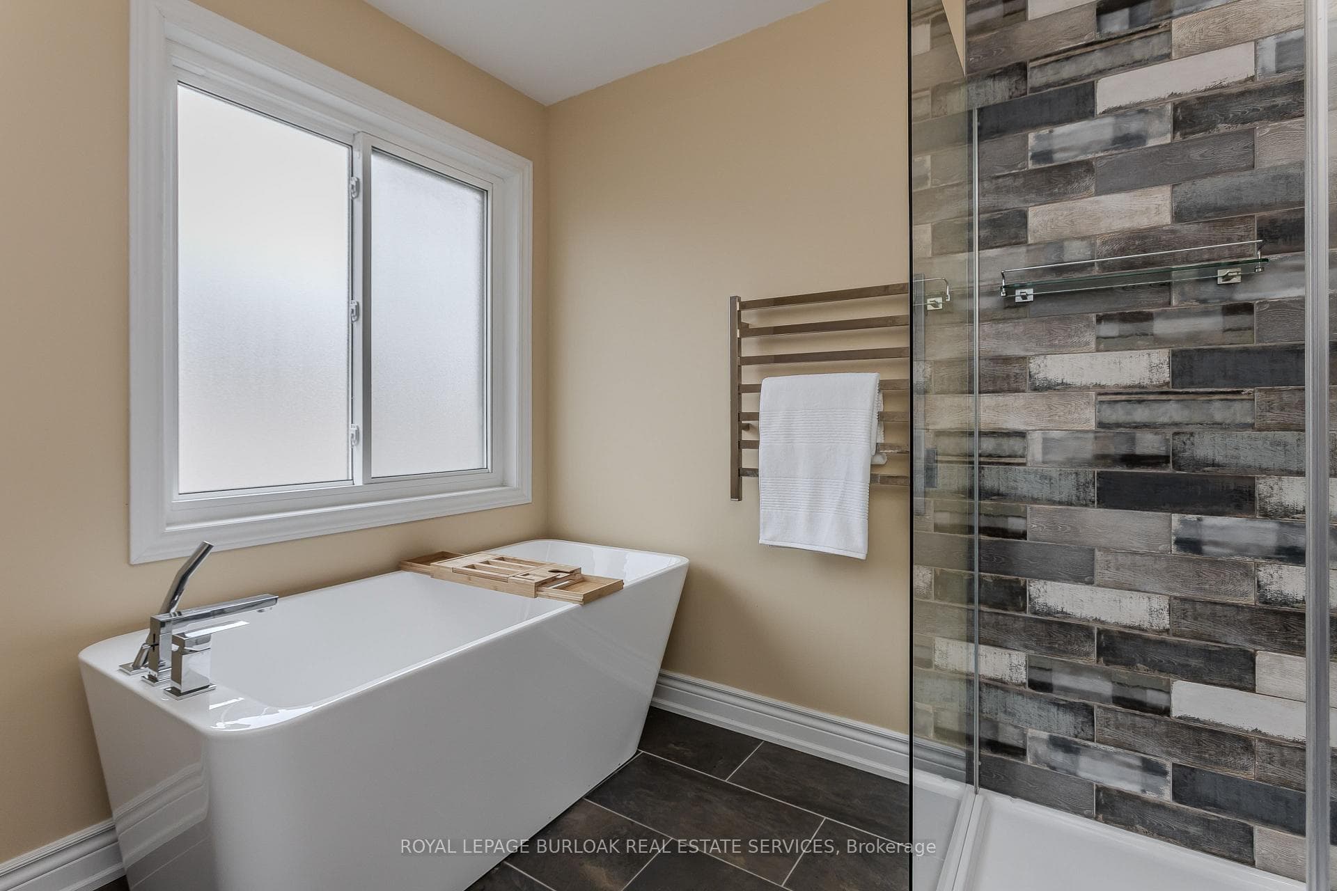 4077 Gunby Crescent photo 15