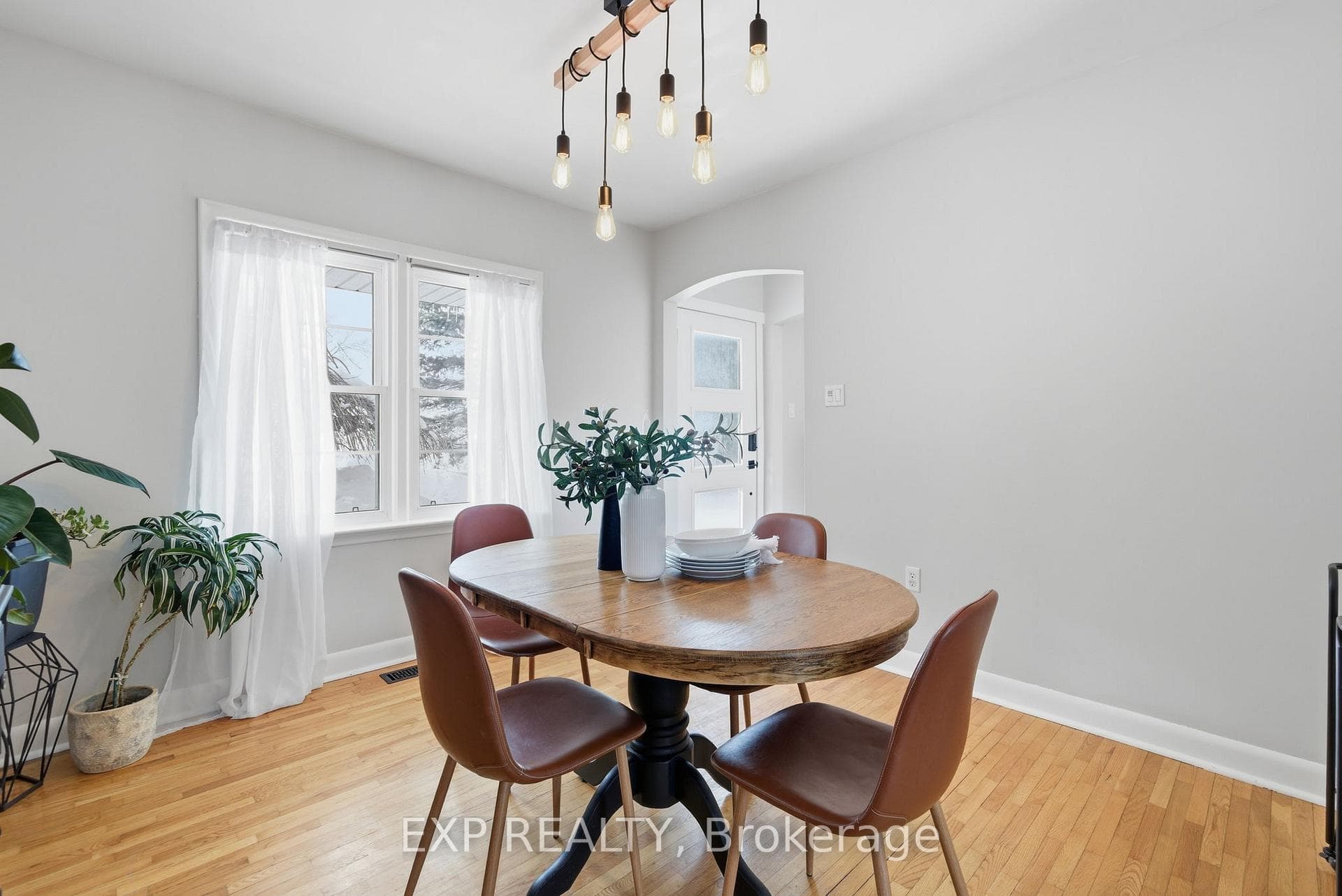4073 Burnham Street photo 14