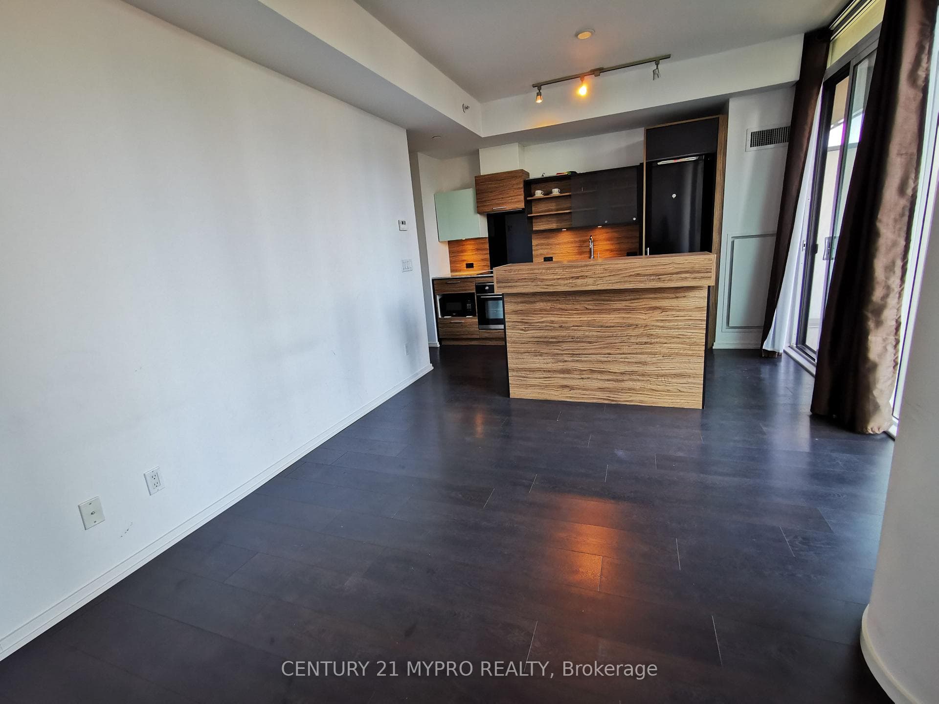 75 St Nicholas Street Unit 1103 photo 4