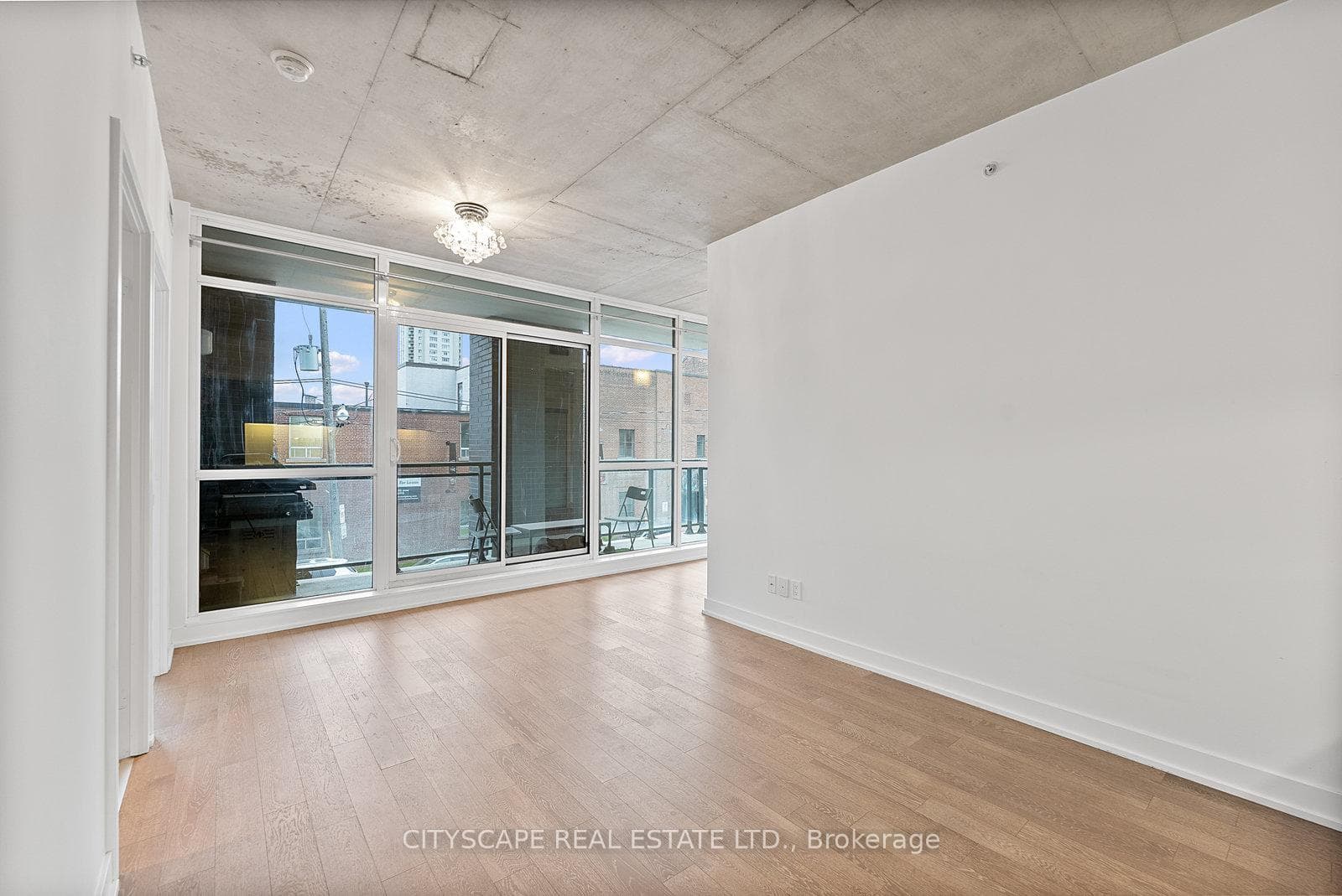 1190 Dundas Street Unit 220 photo 3
