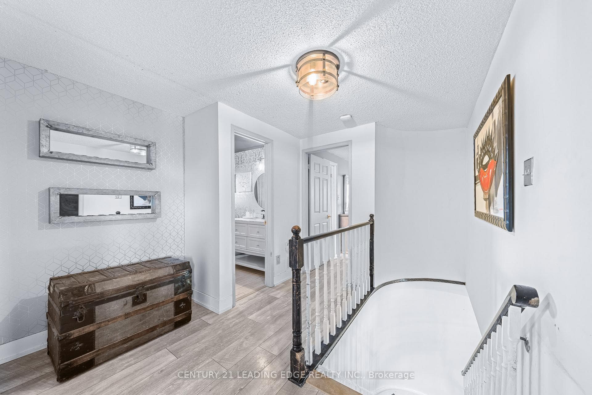 32 Milner Crescent photo 21