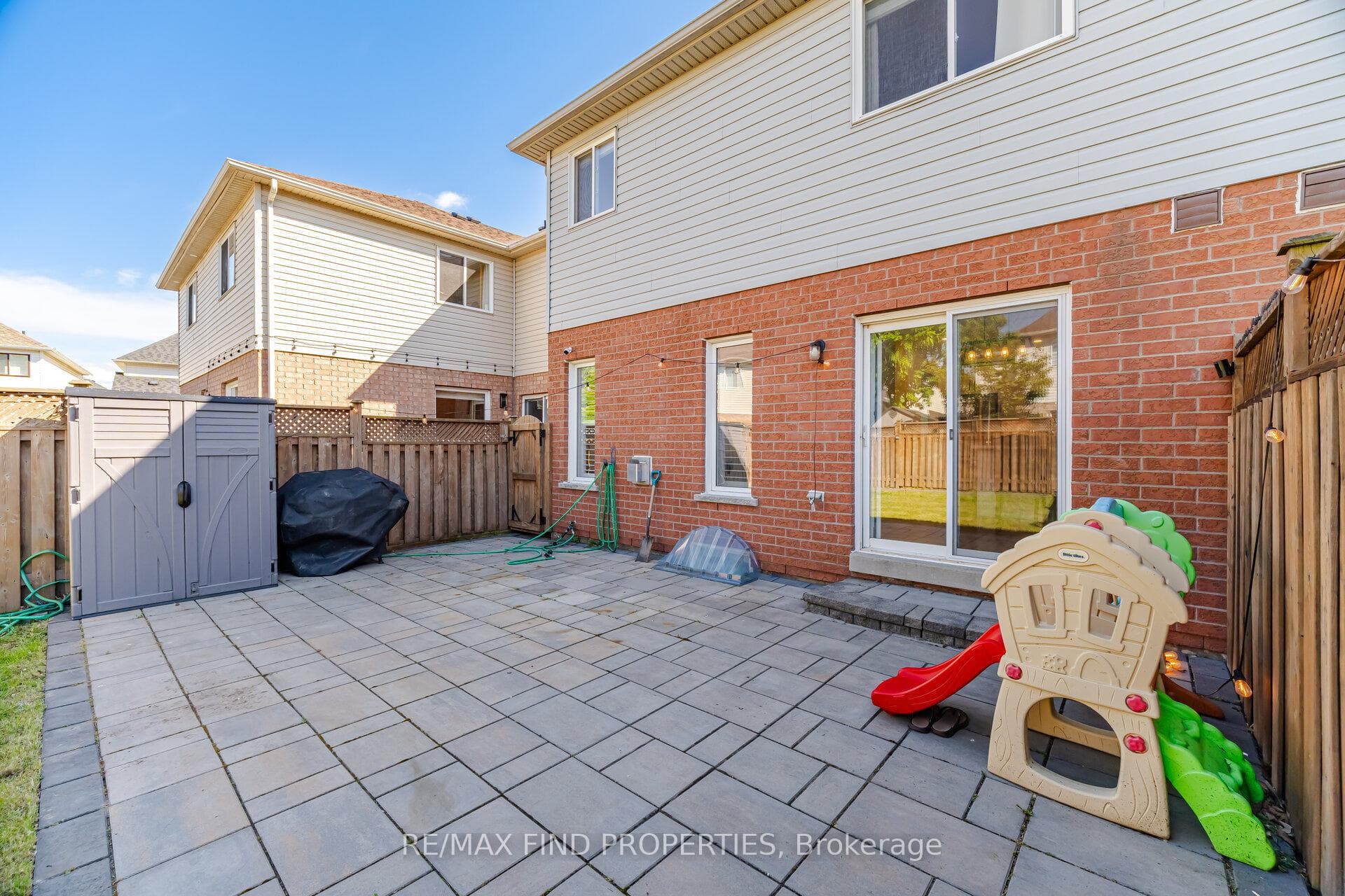 75 Harris Boulevard photo 46