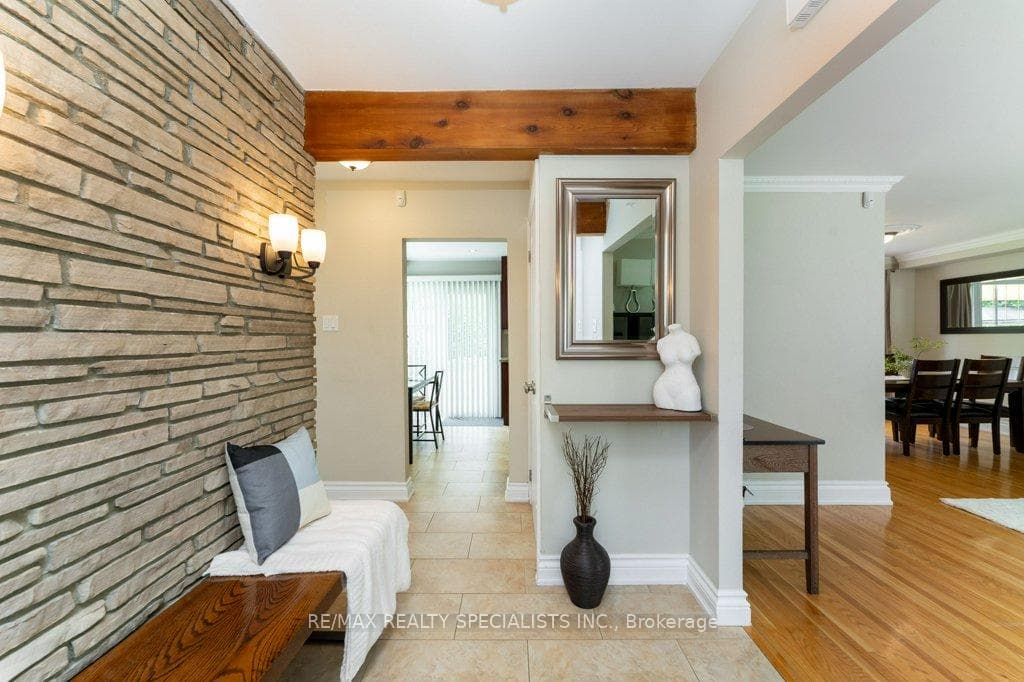 68 Windermere Court photo 4