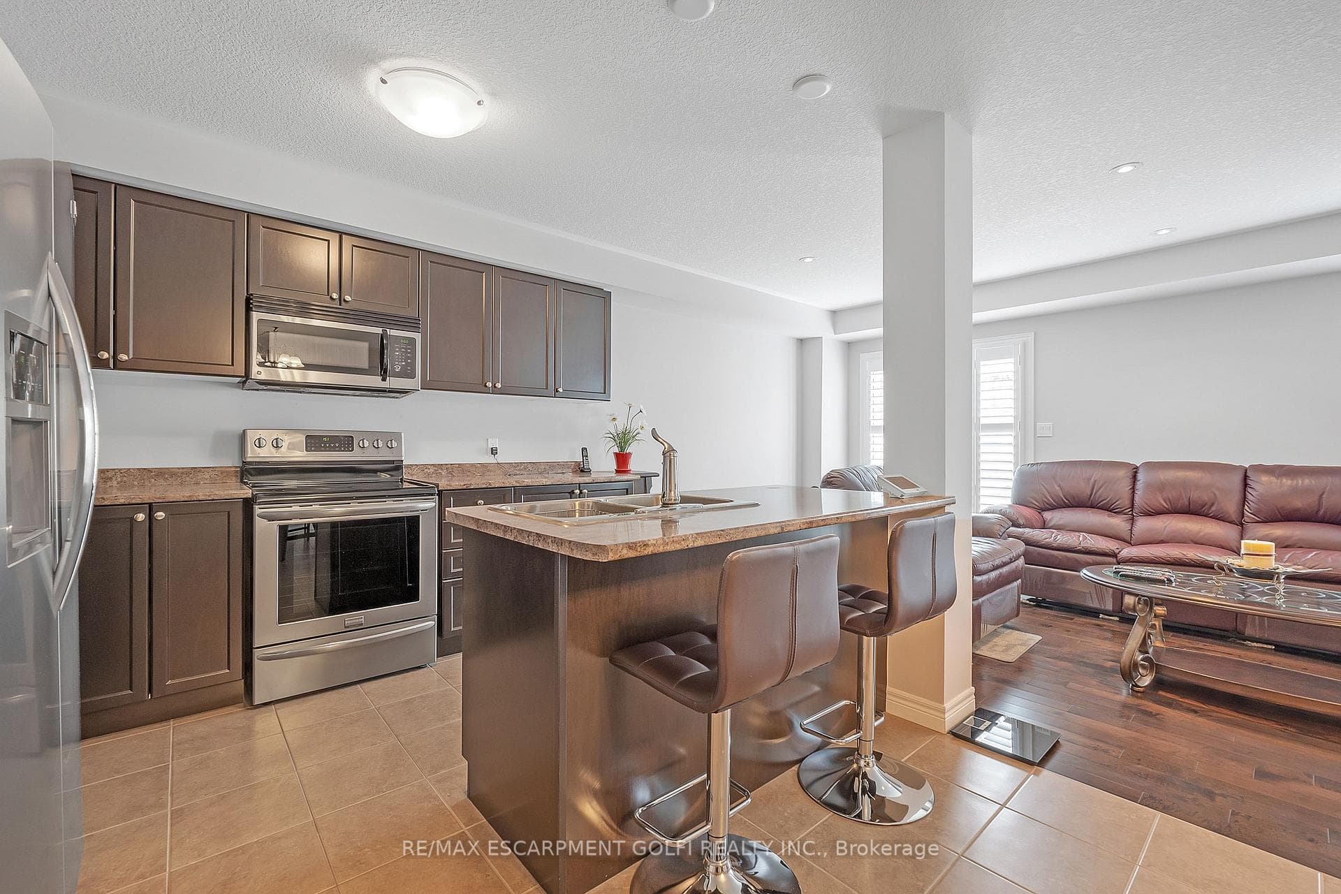 33 Charleswood Crescent photo 10