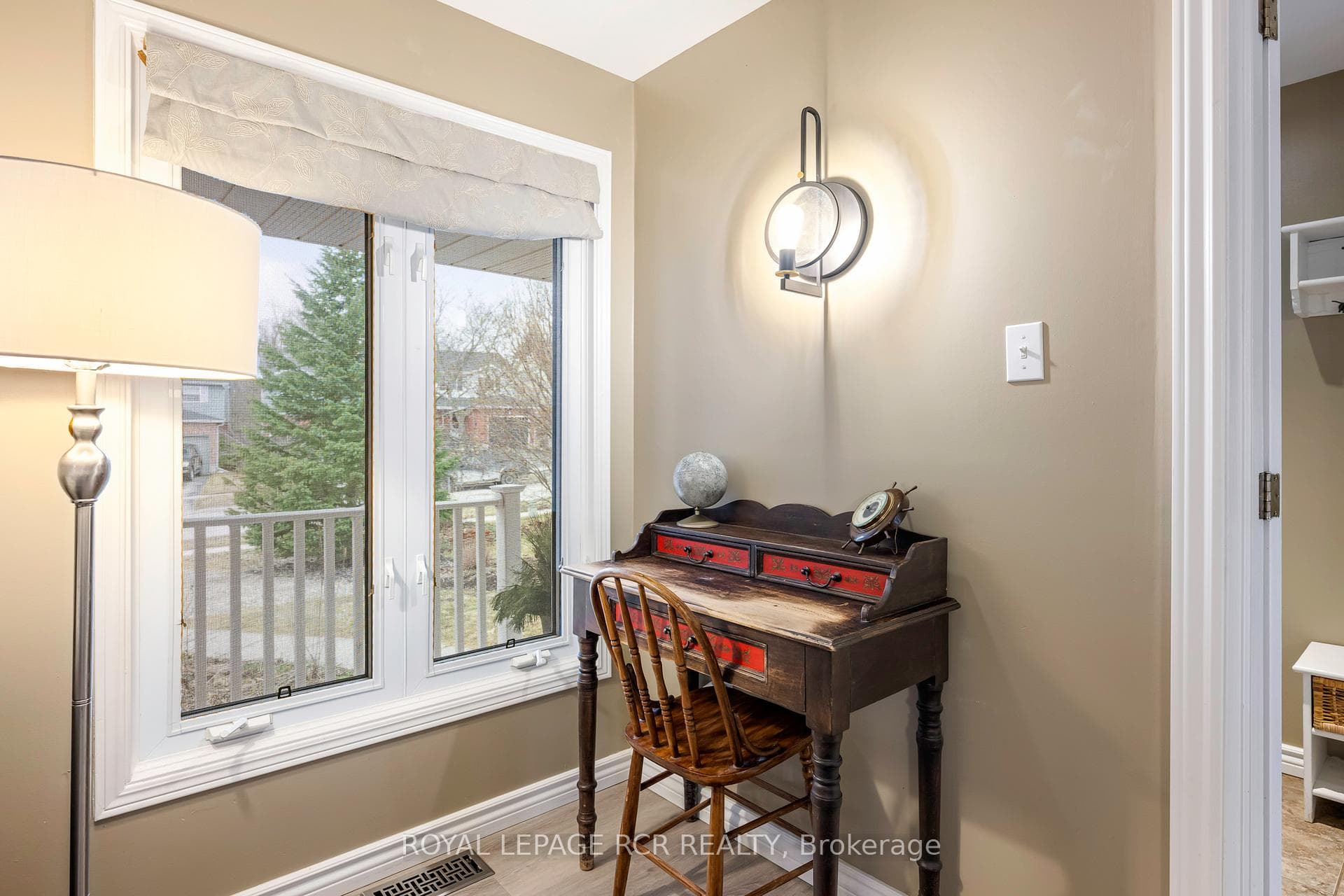 304 Adams Court photo 11