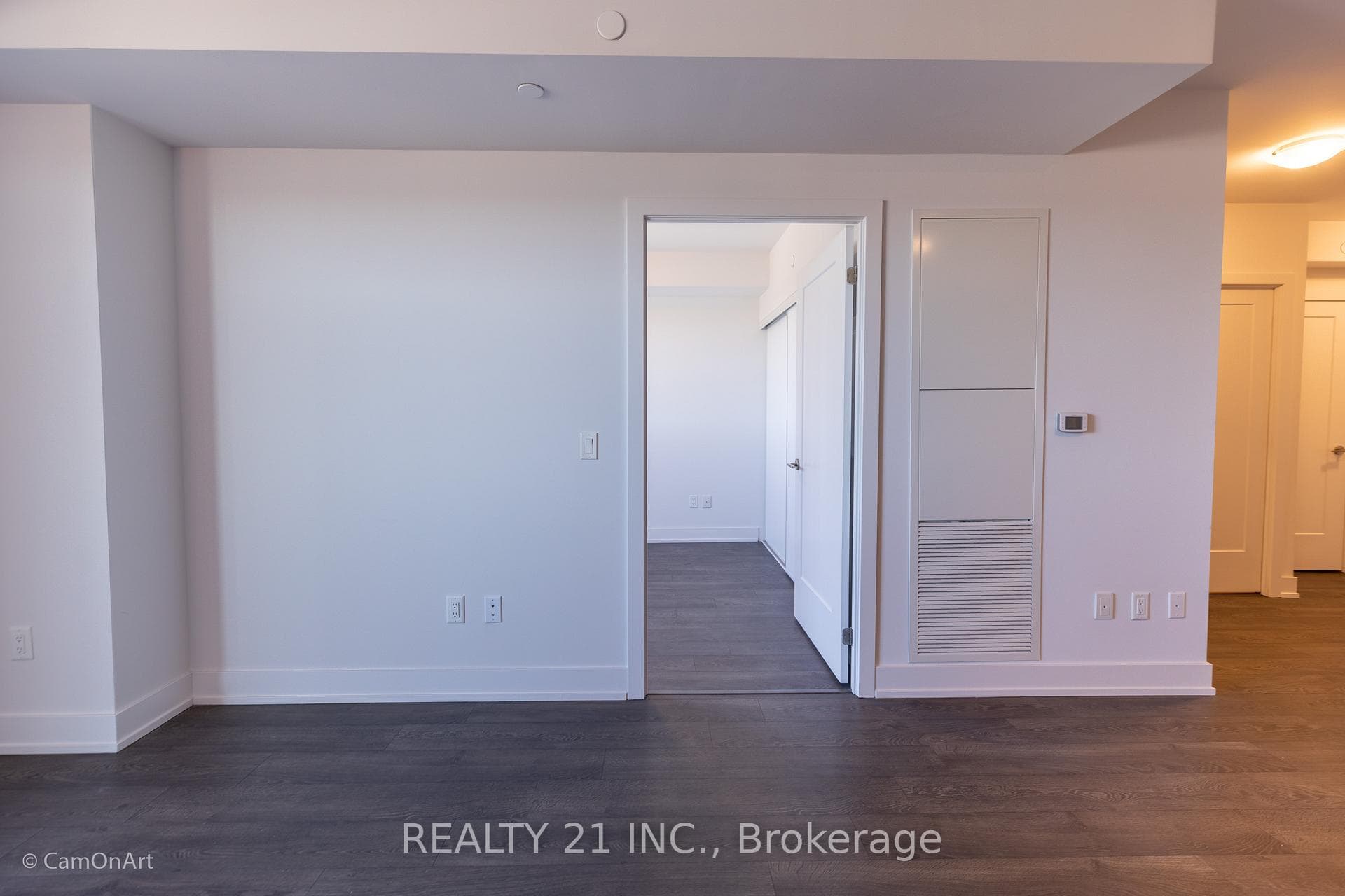 2550 Simcoe Street Unit 2413 photo 6