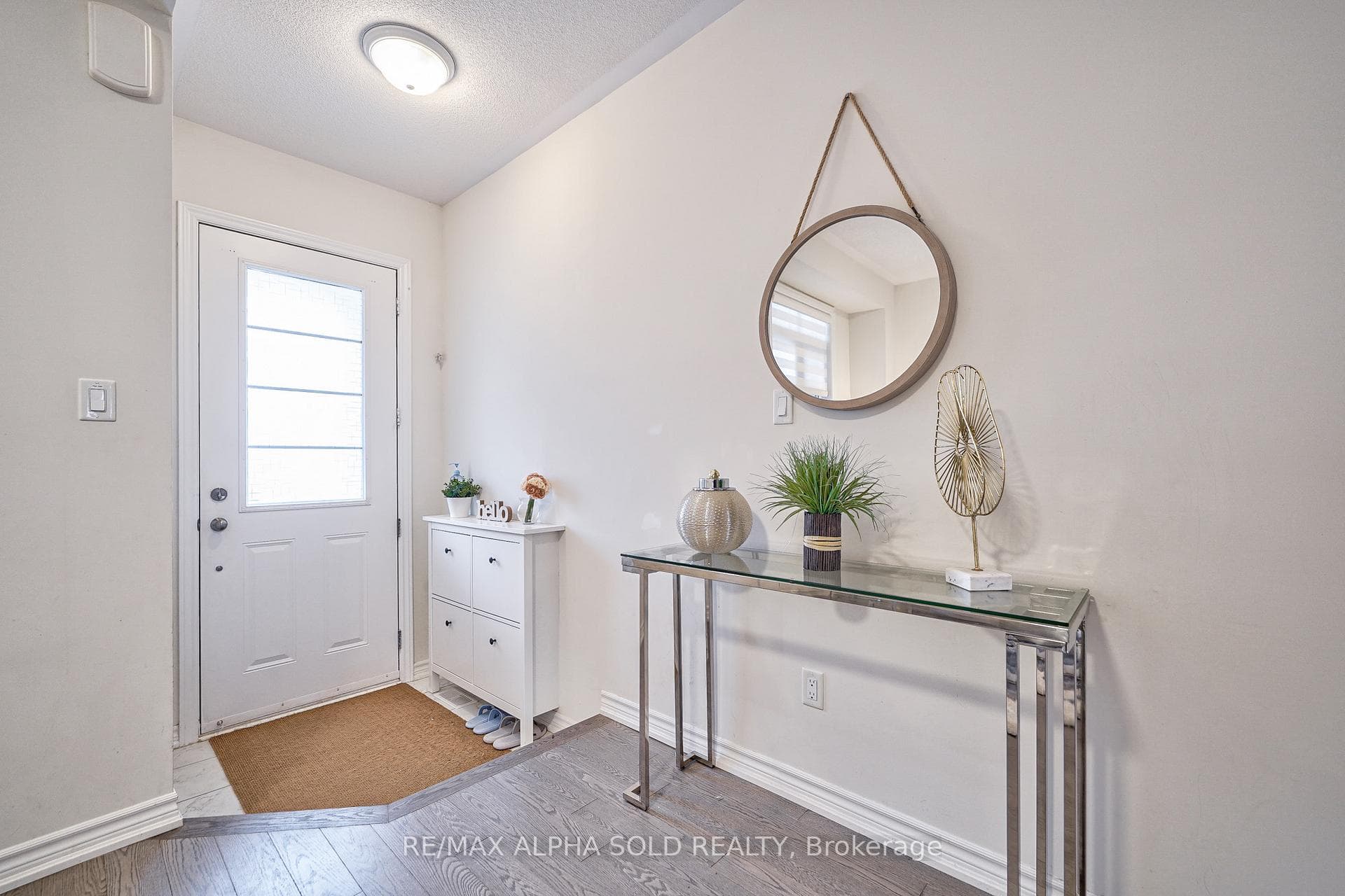 111 Larkinley Lane photo 4