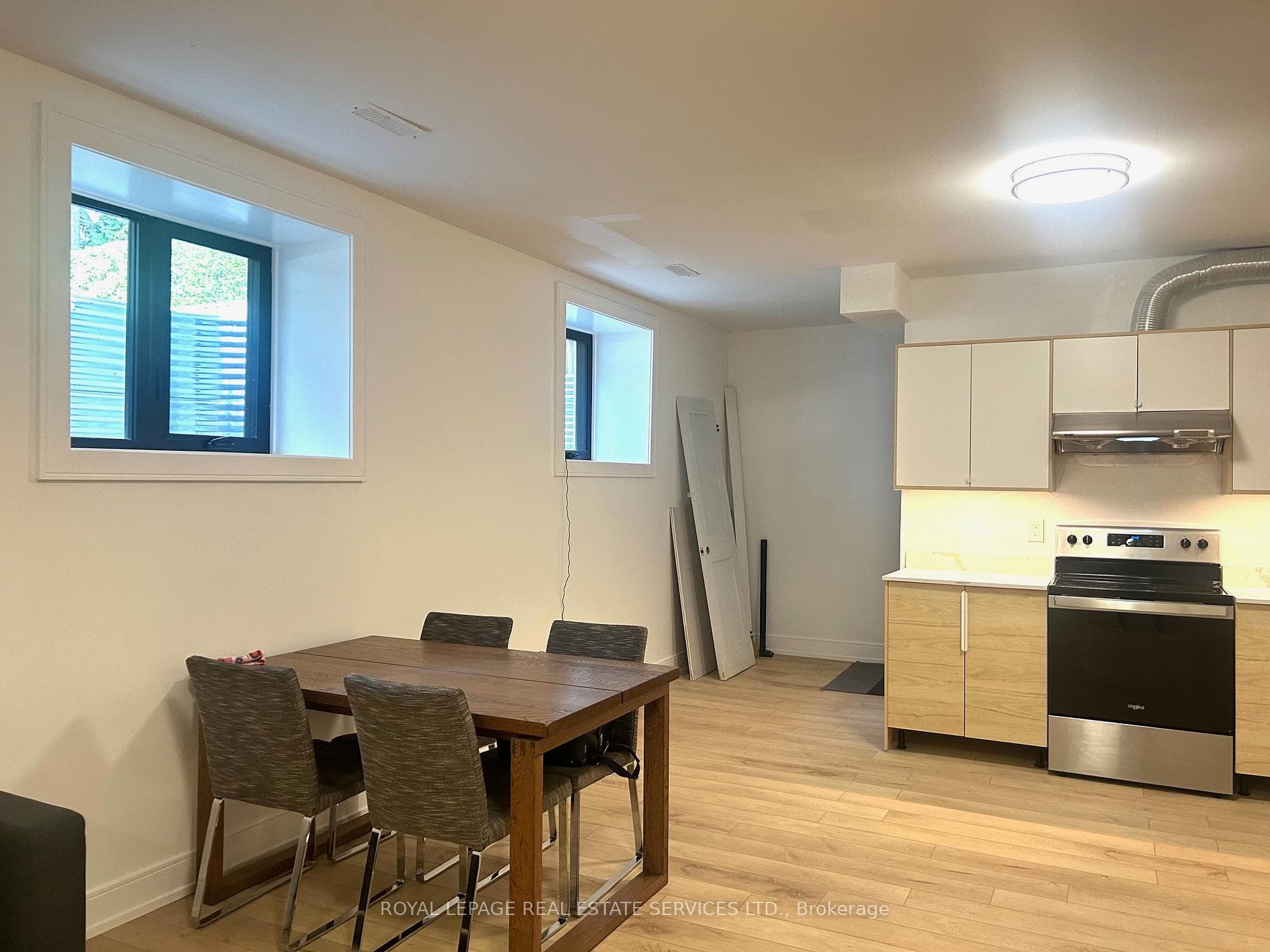 82 Avonhurst Road Unit Bsmt photo 6