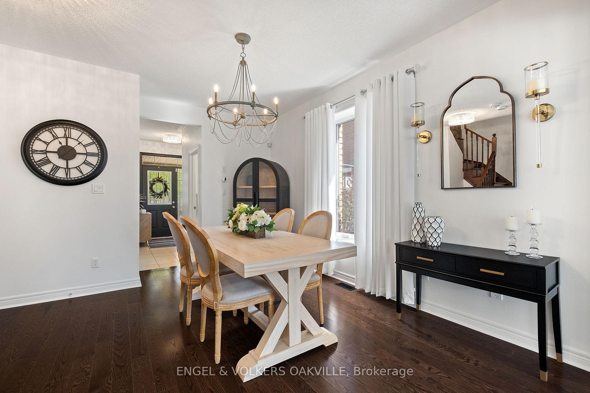 33 Sharpe Crescent photo 11