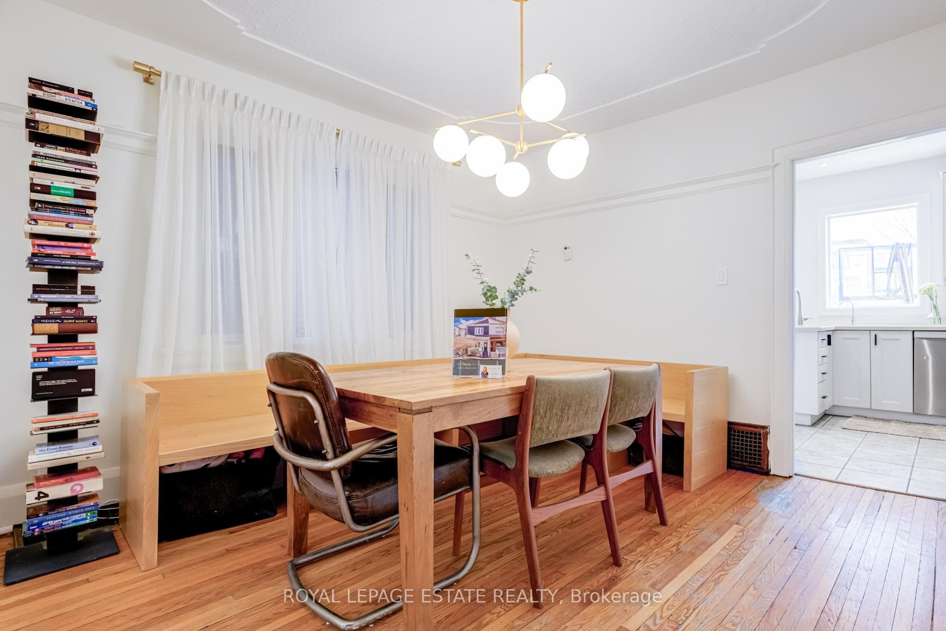46 Thyra Avenue photo 10