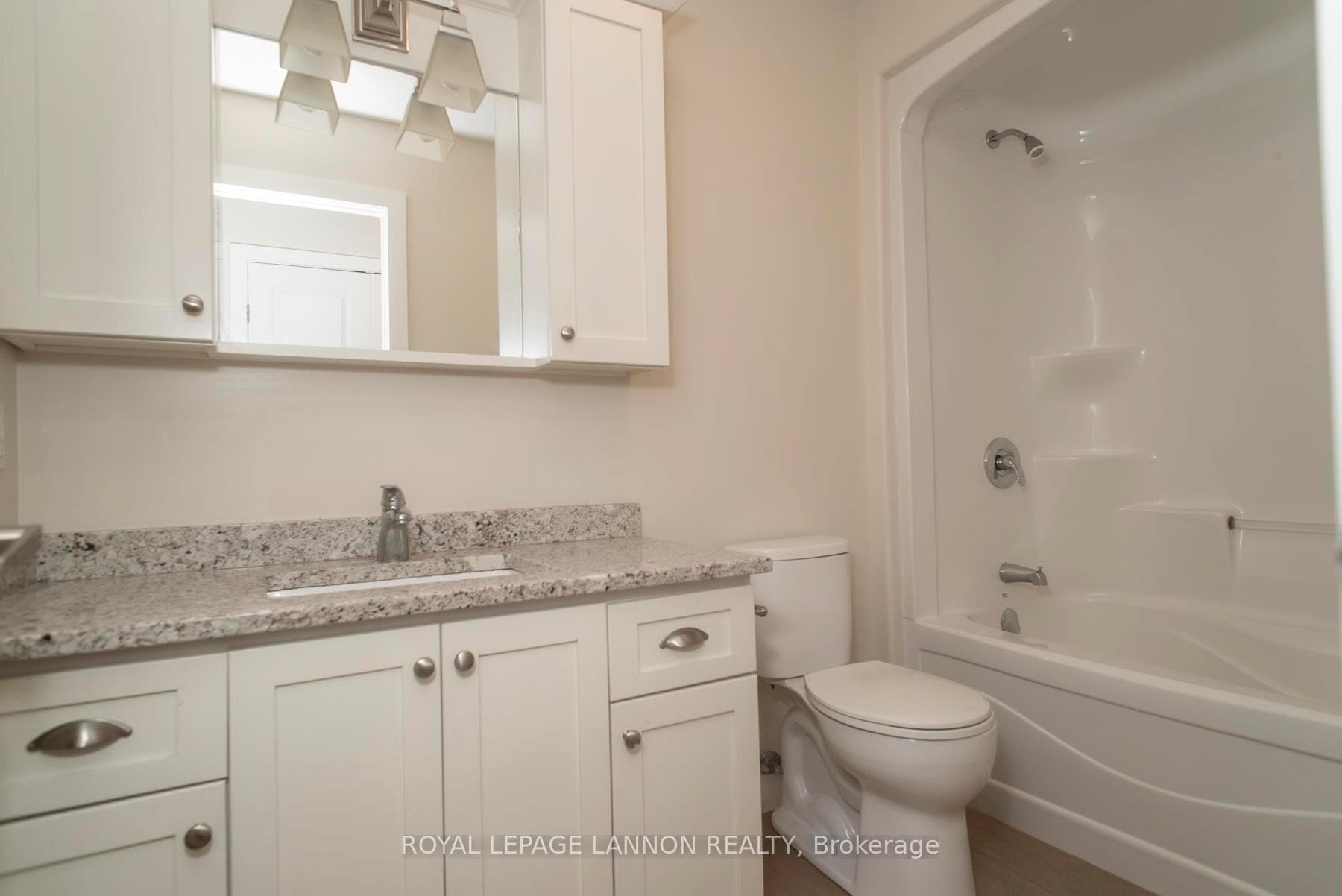 405 SOUTH CREEK Square photo 14