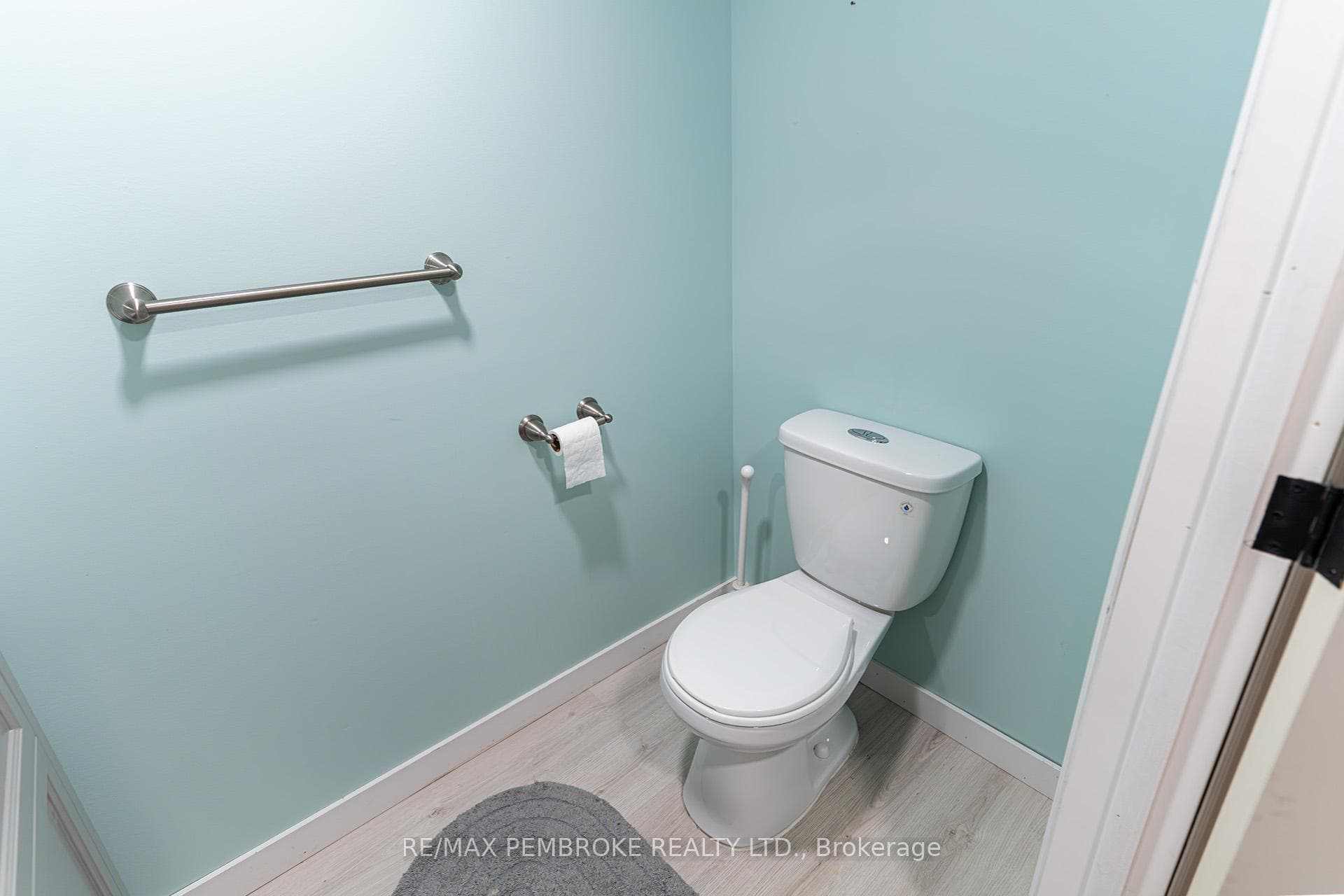 basement 1/2 bath