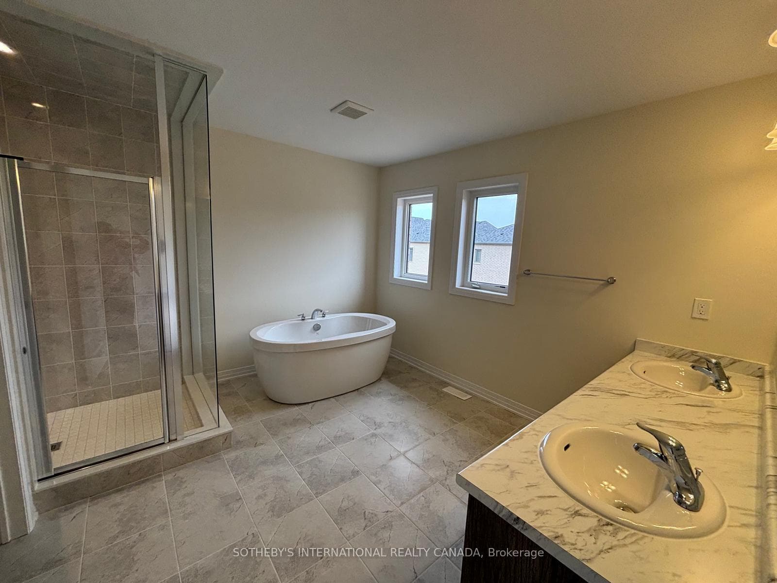 63 Teskey Crescent photo 19