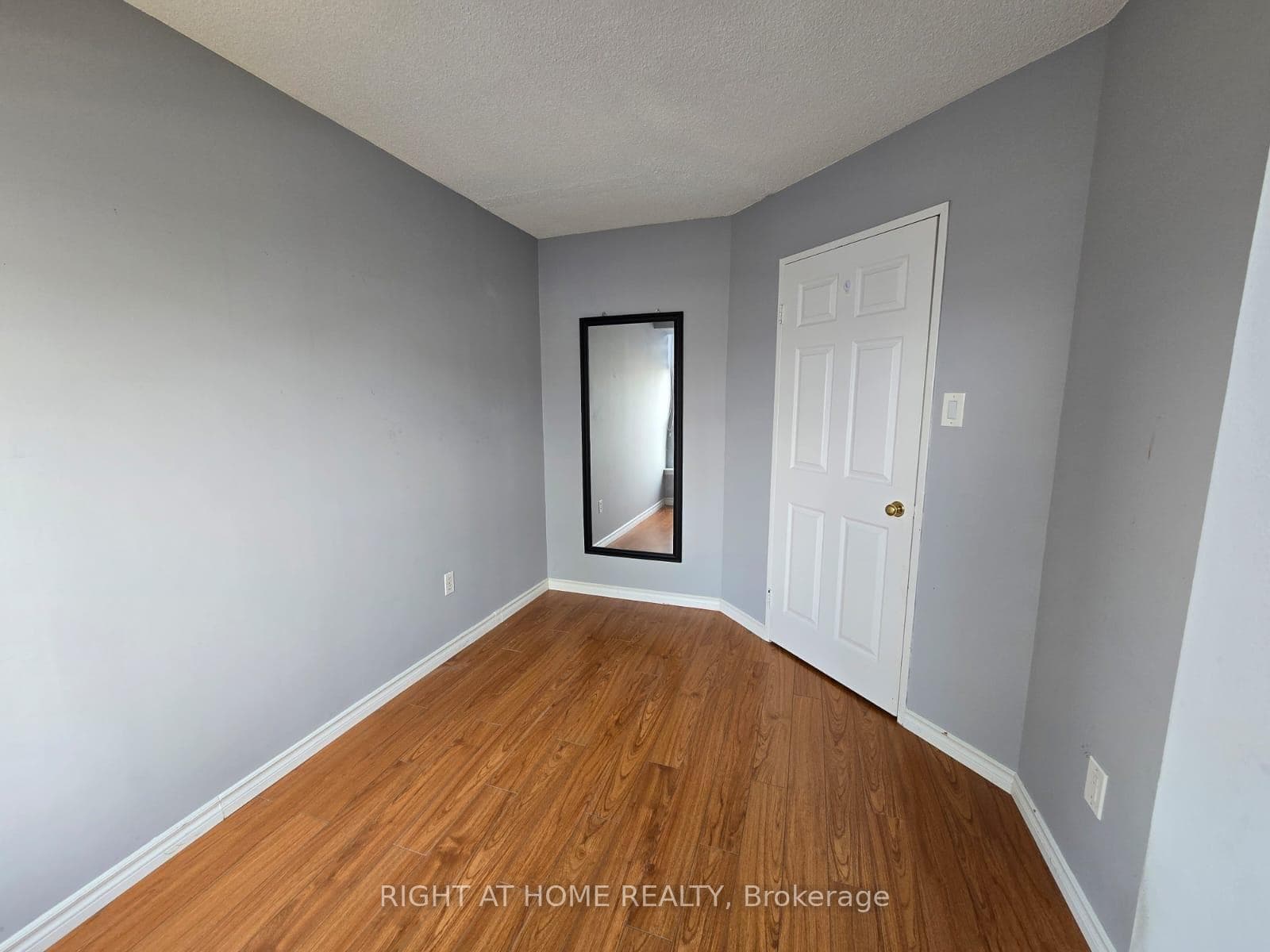 55 Elm Drive Unit 1807 photo 16
