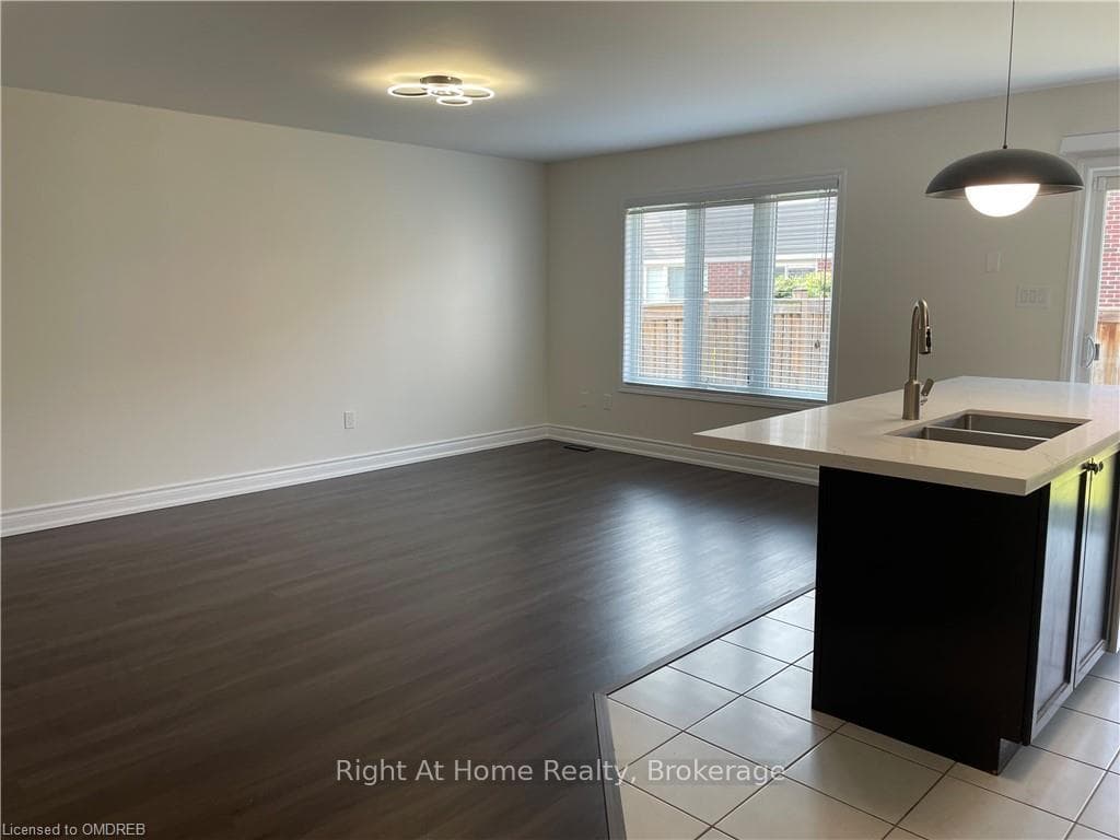 231 MORTIMER Crescent photo 6