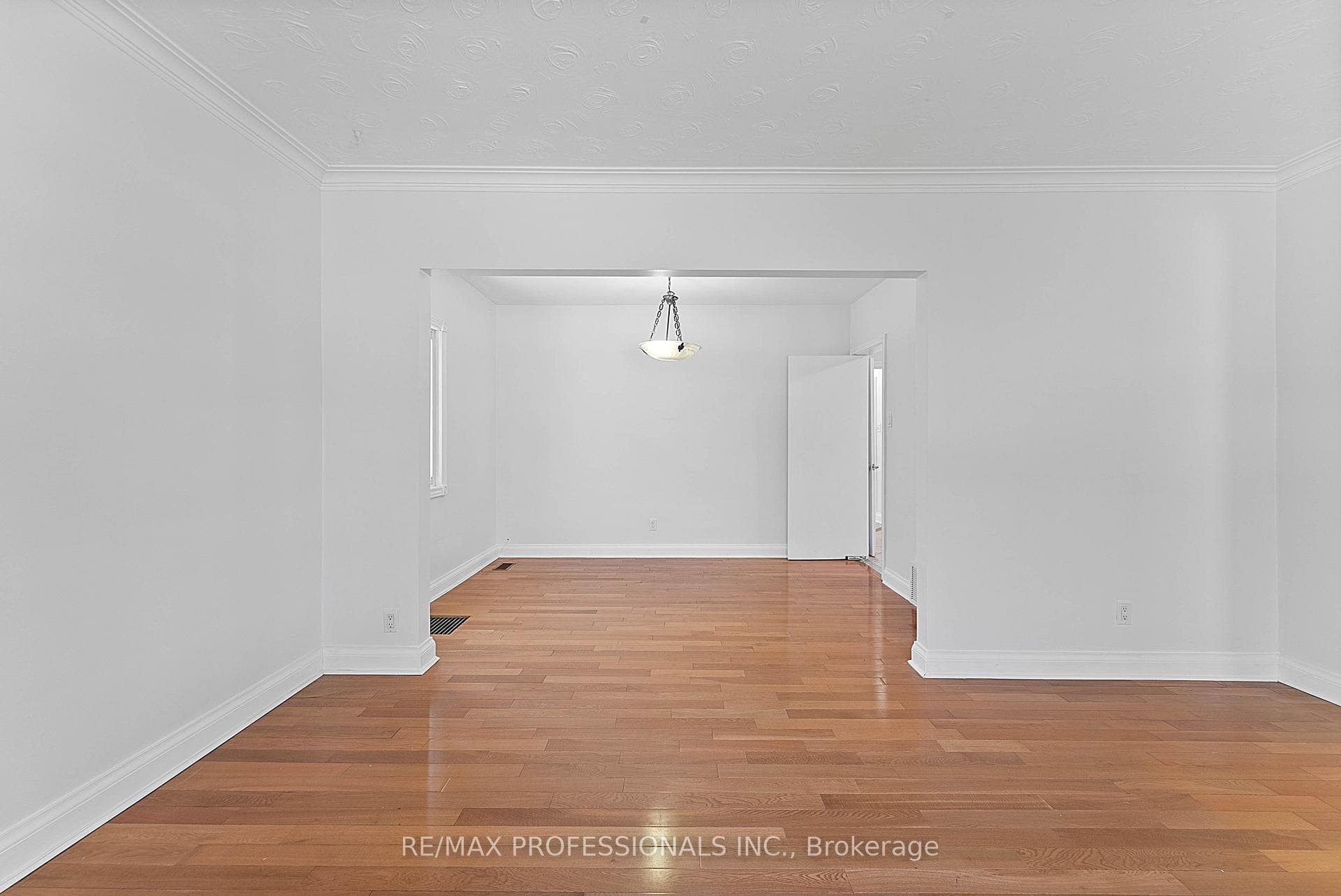 46 Stock Avenue photo 6