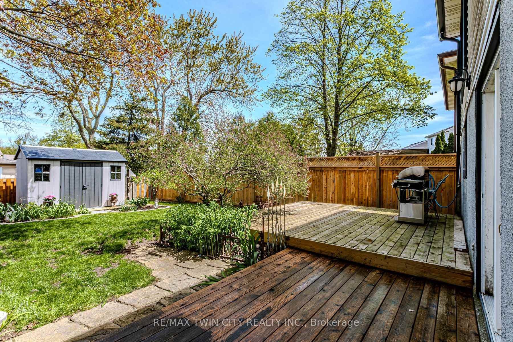 2253 Leominster Drive photo 5