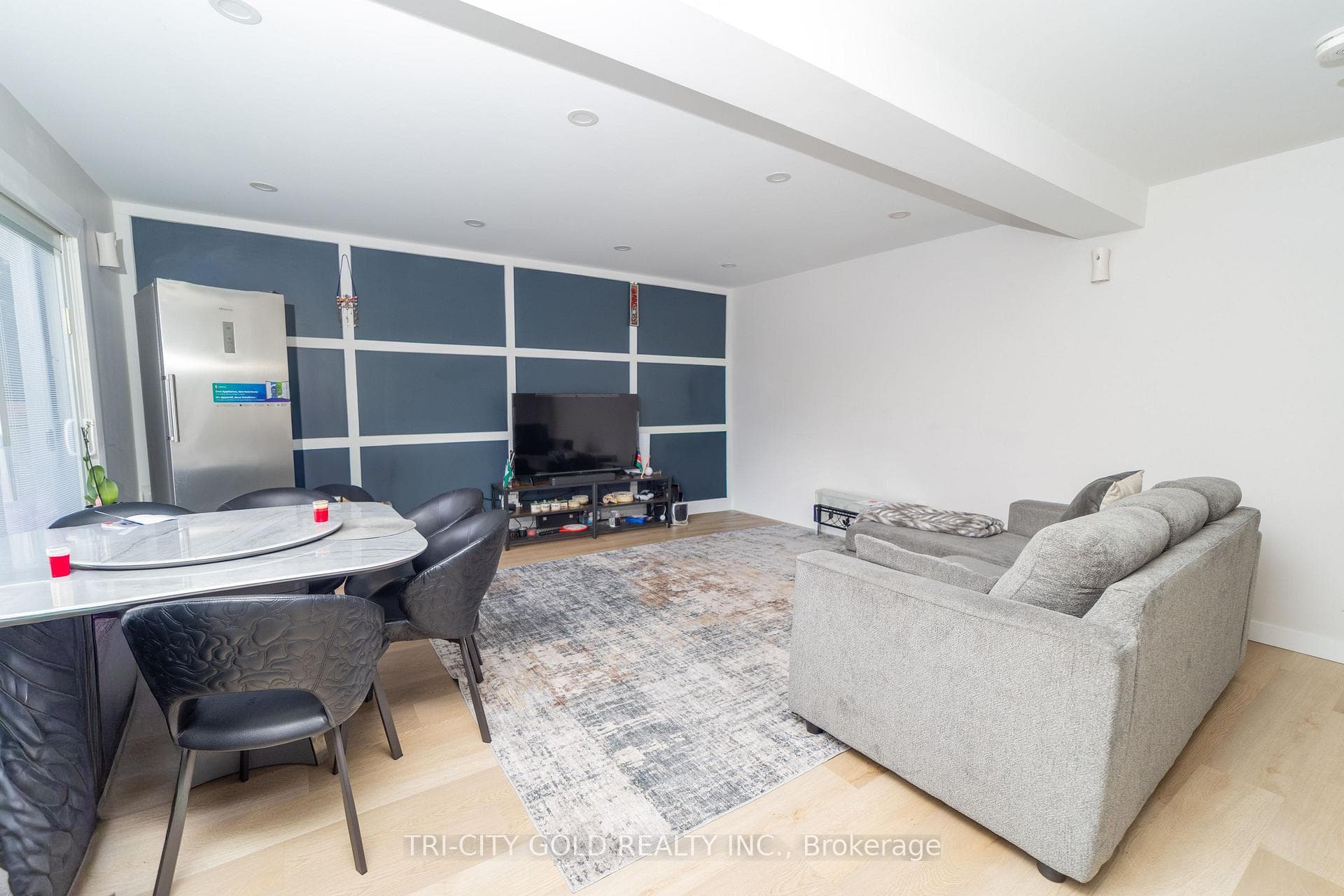 3 Holmstead Court photo 3