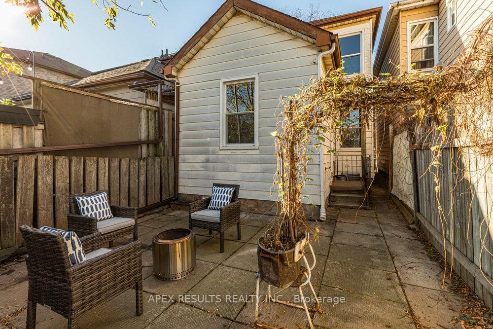536 James Street photo 35