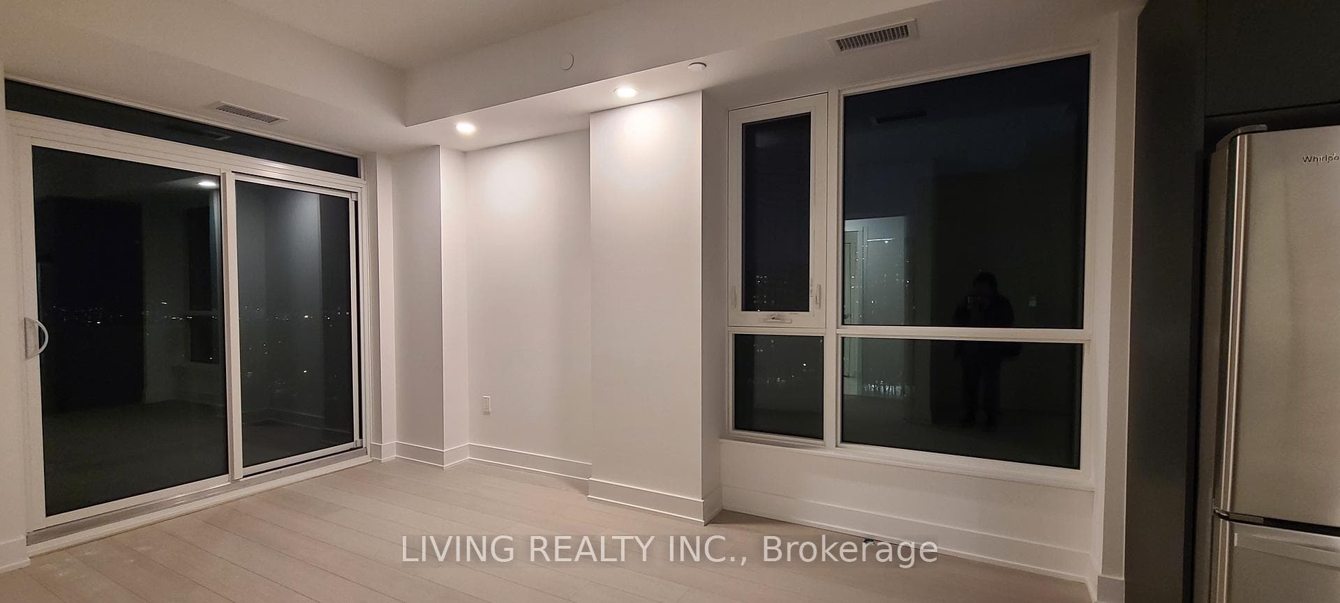 202 Burnhamthorpe Road Unit 1402W photo 12