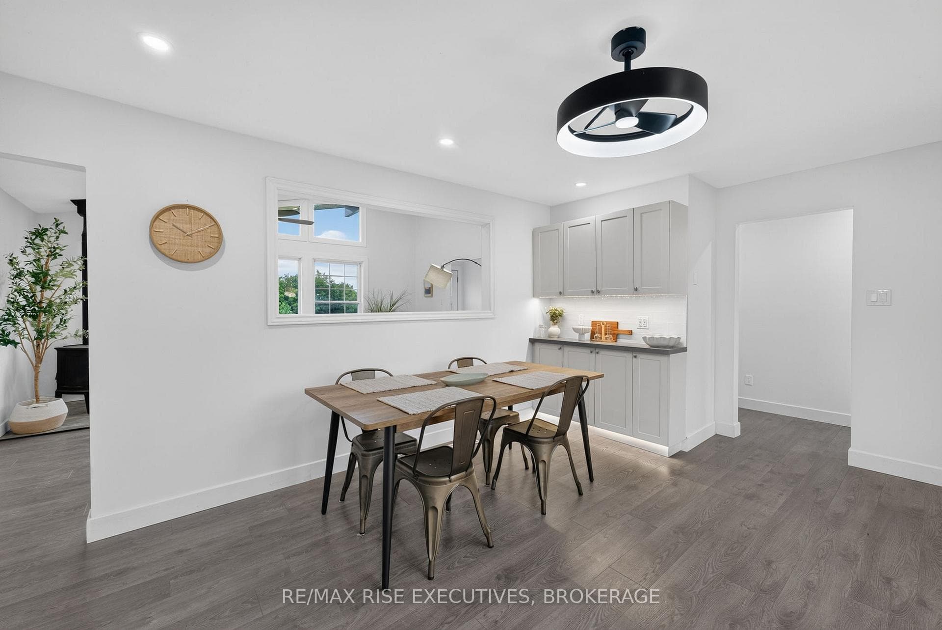 252 Hambly Road photo 12