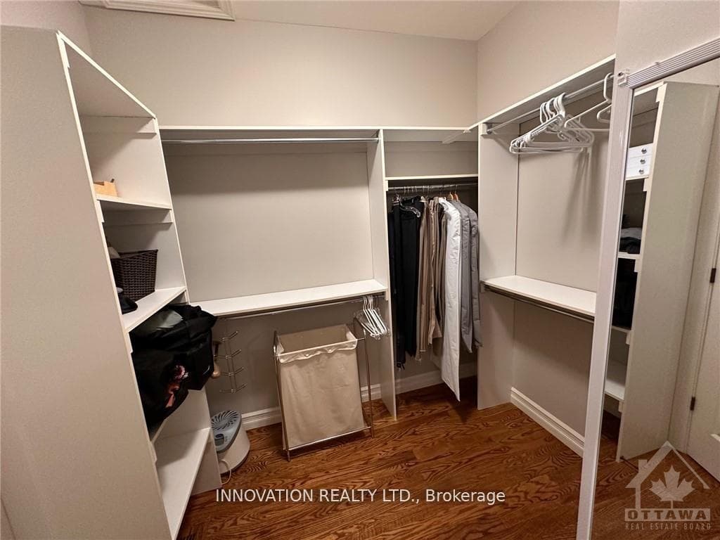 walk in closet