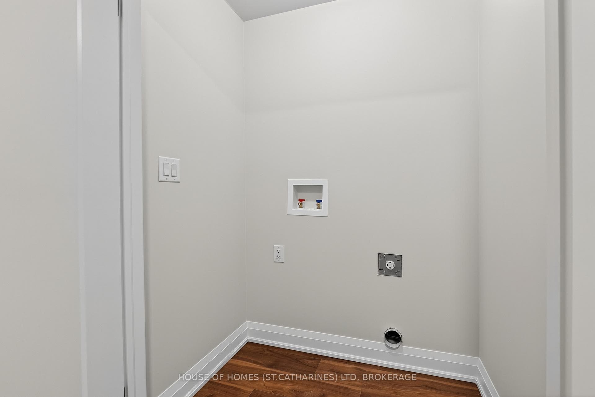 950 Burwell Street photo 26