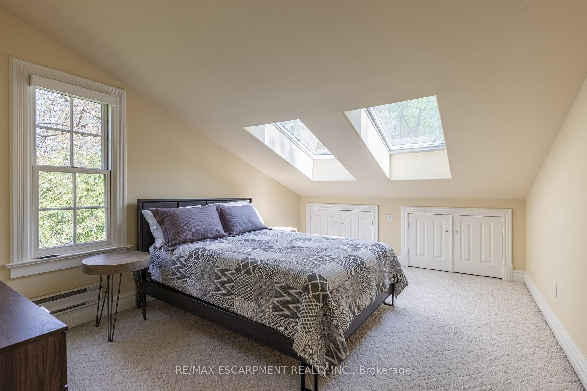 317 Chartwell Road photo 24
