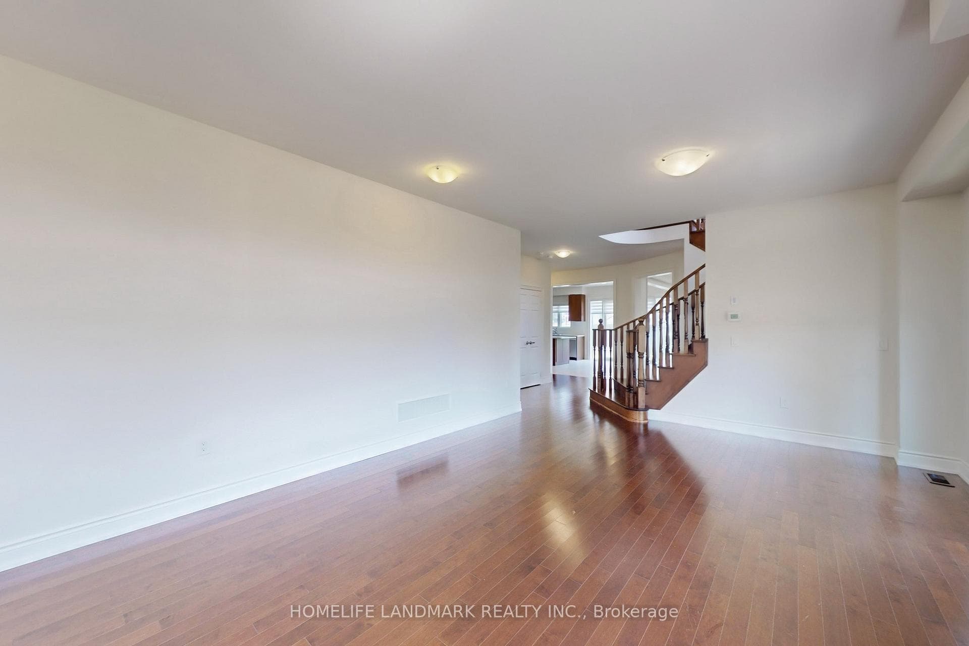 1533 Devine Point photo 6