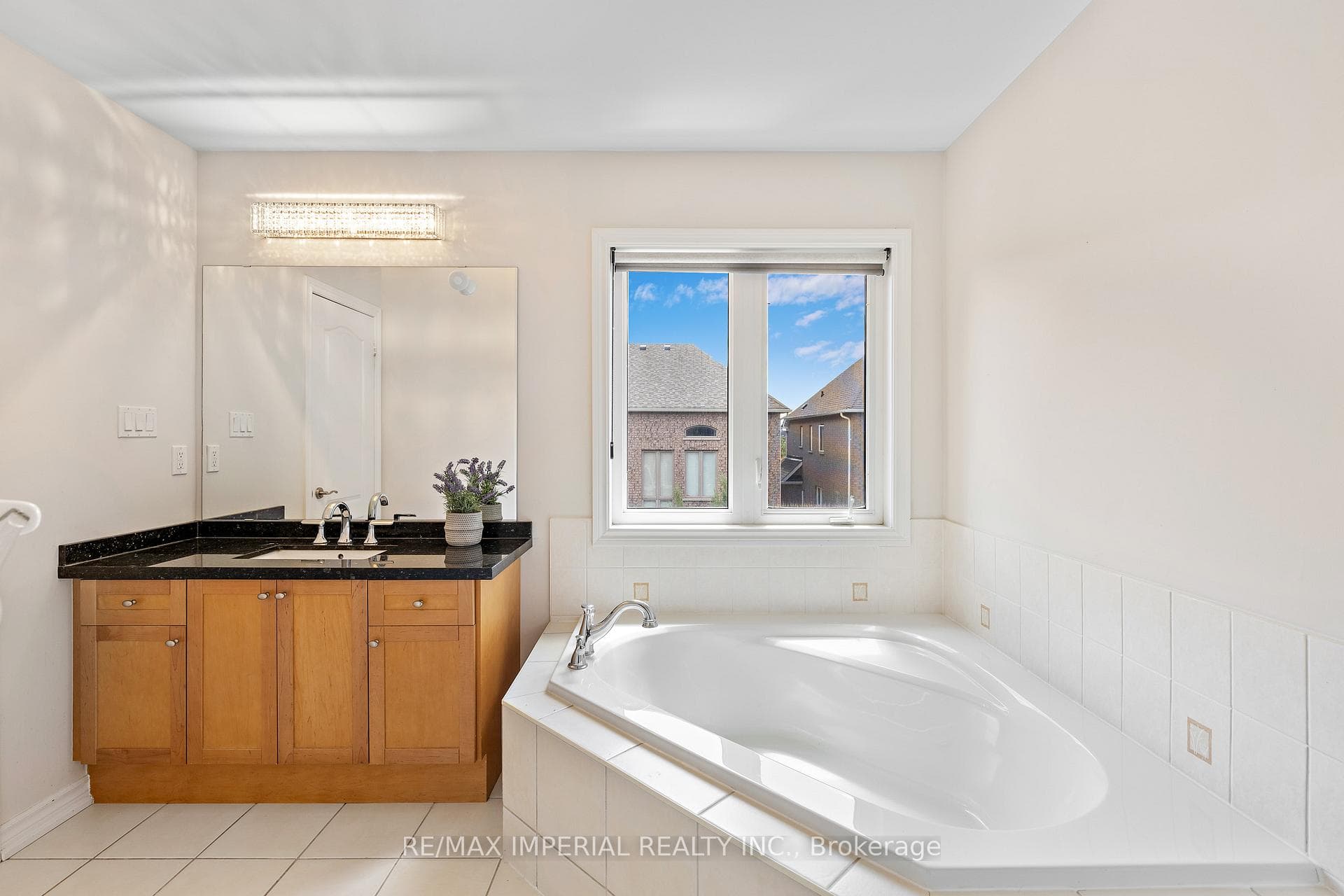 2462 Kwinter Road photo 26