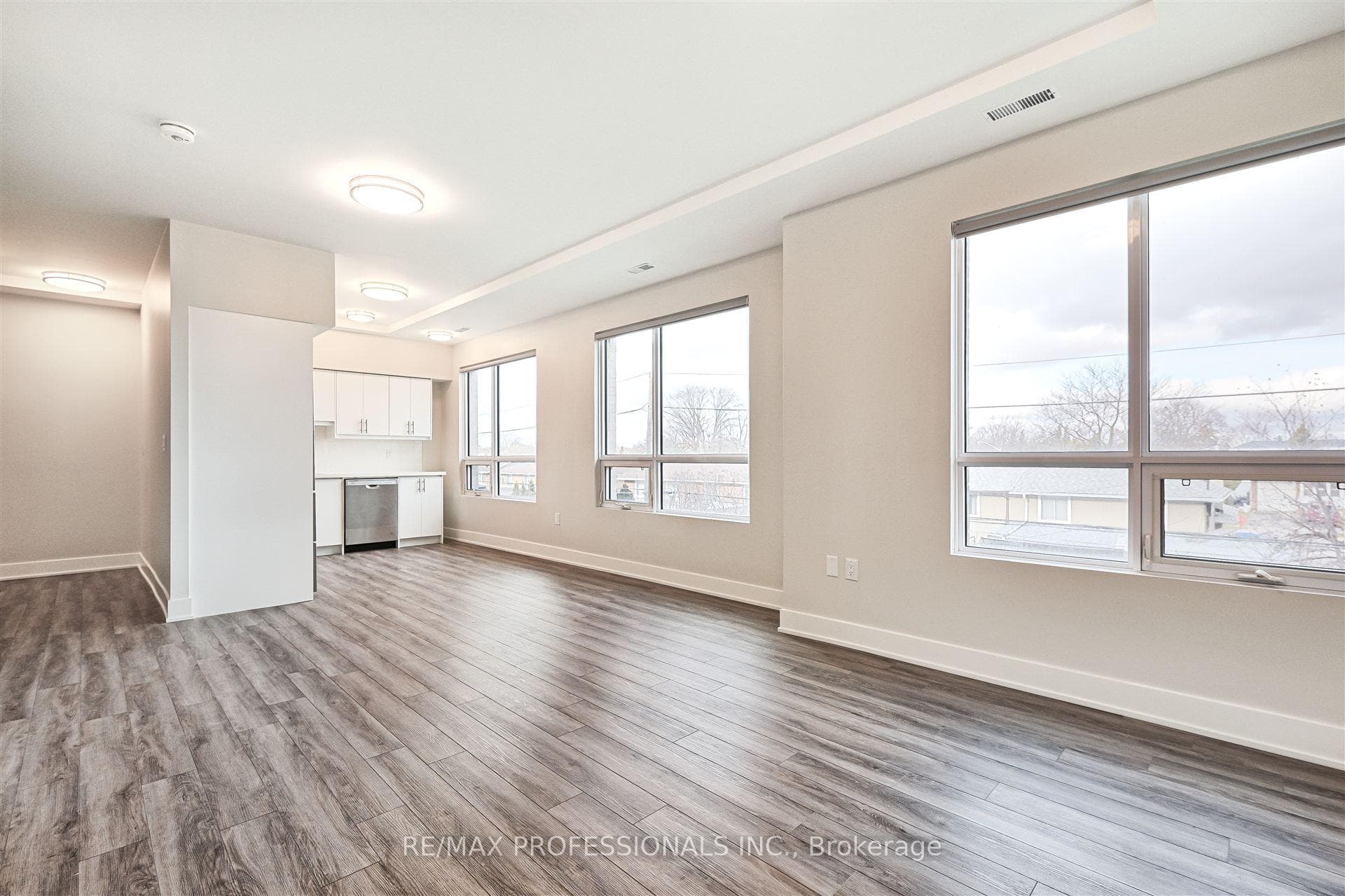 62 Dixfield Drive Unit 103 photo 5