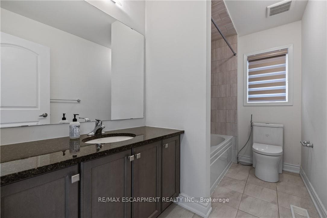 150 Cactus Crescent photo 29
