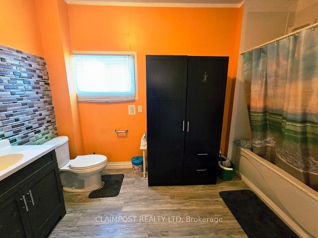 62 Golden Avenue photo 13