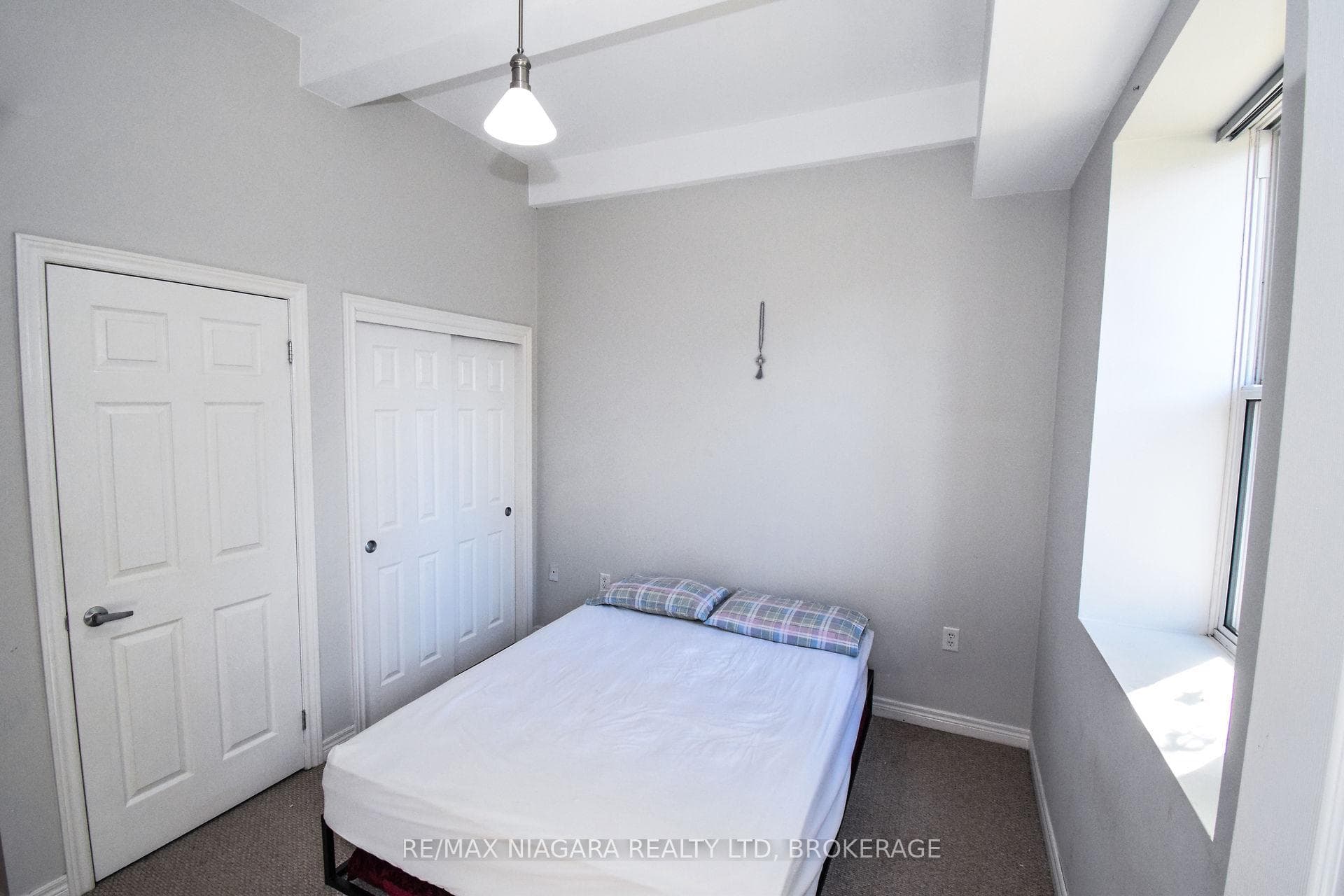 6365 DRUMMOND Road Unit 114 photo 22