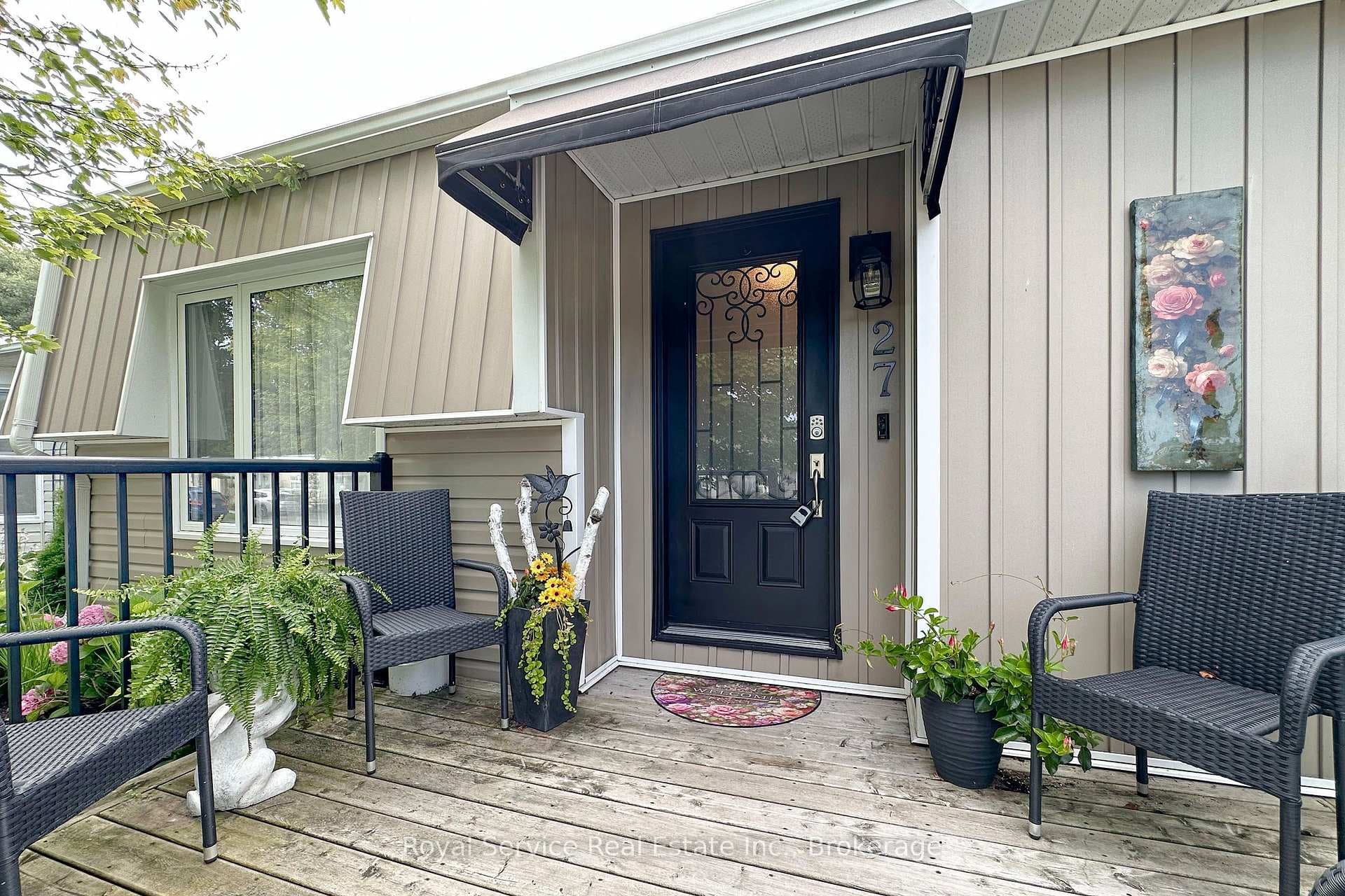 27 Cornerbrook Court photo 3