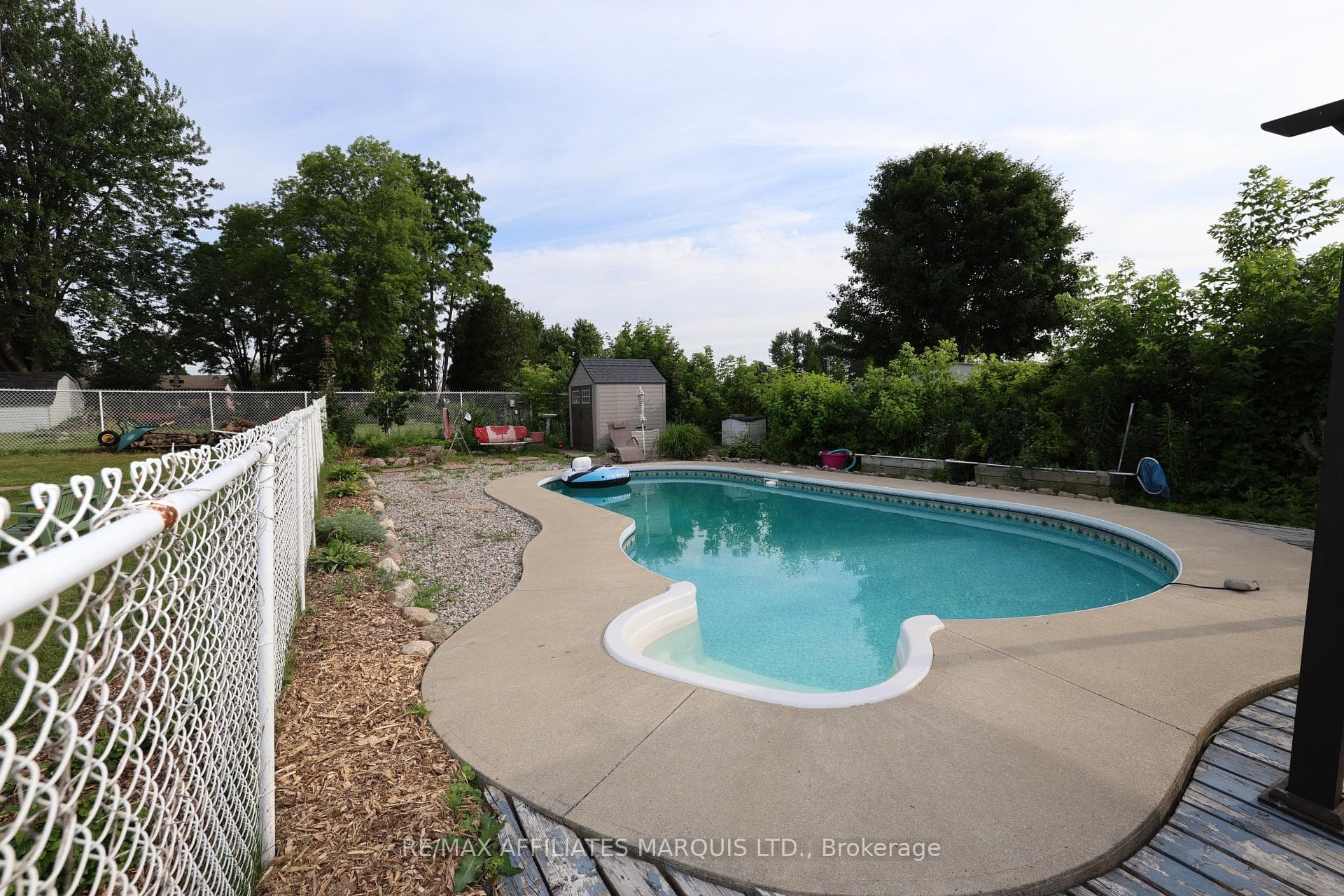 3453 Bruce Street photo 10