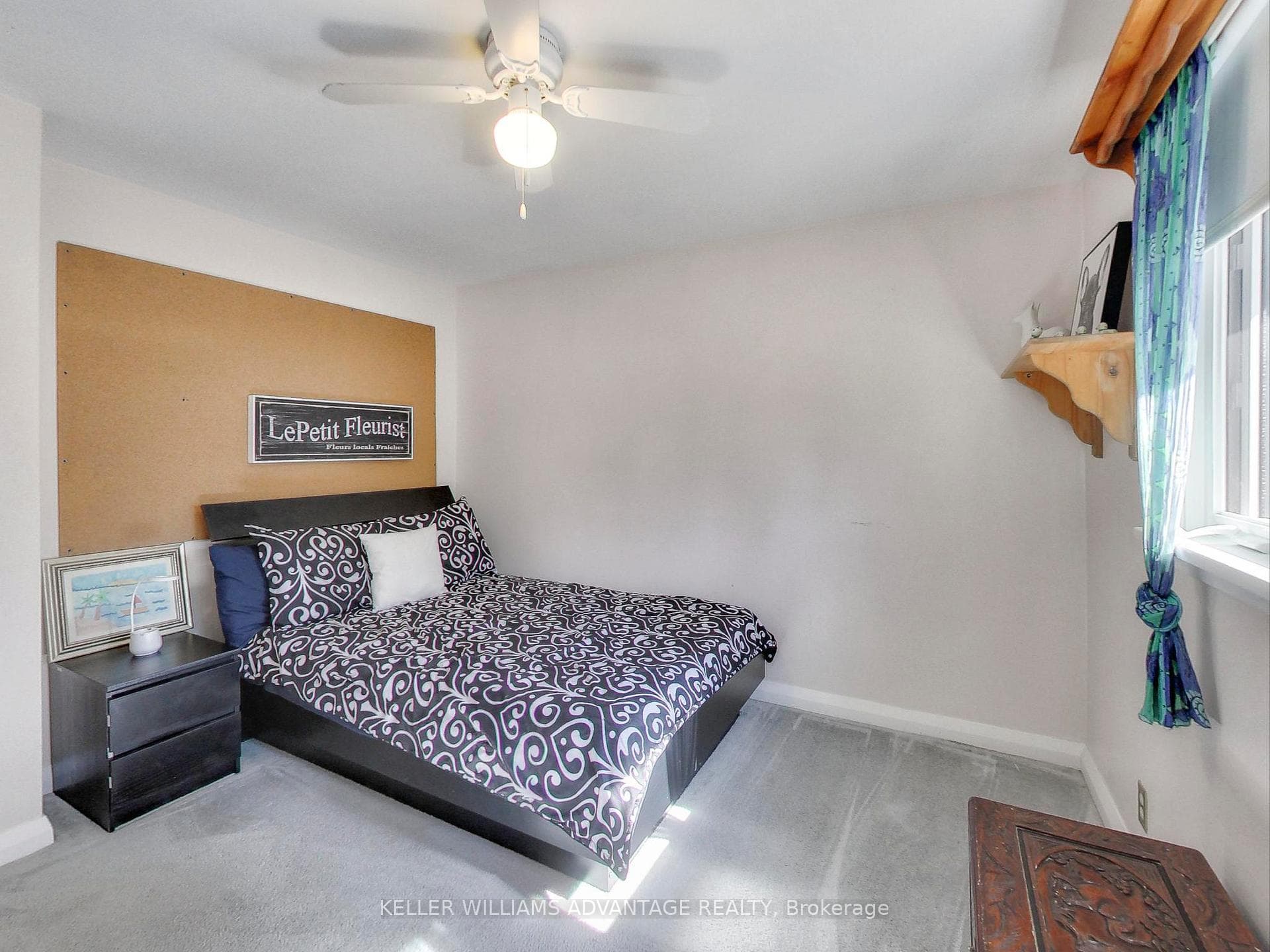 546 Sheppard Avenue photo 20
