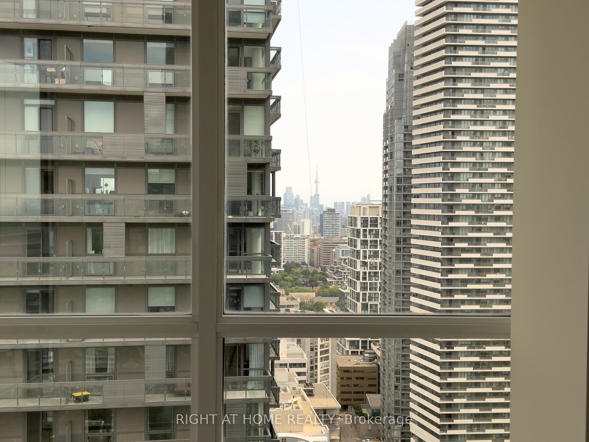 30 Roehampton Avenue Unit 3208 photo 25