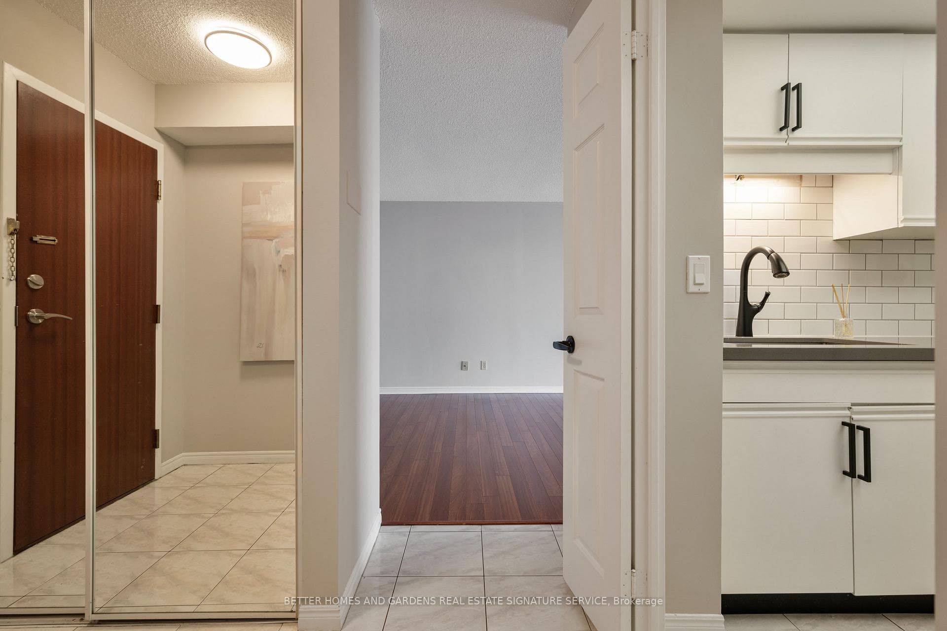 880 Dundas Street Unit 1408 photo 7