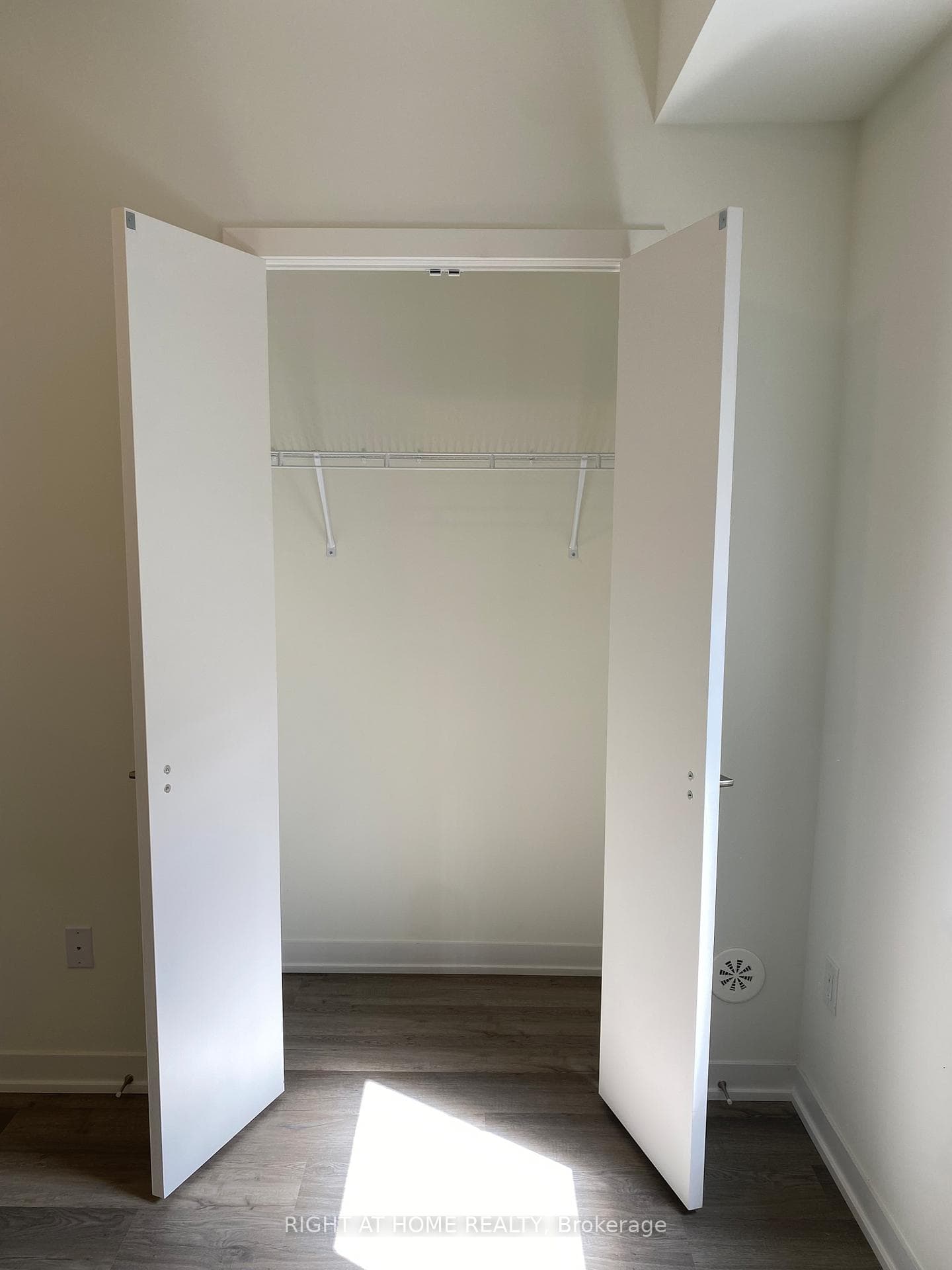 10 David Eyer Road Unit 1210 photo 8