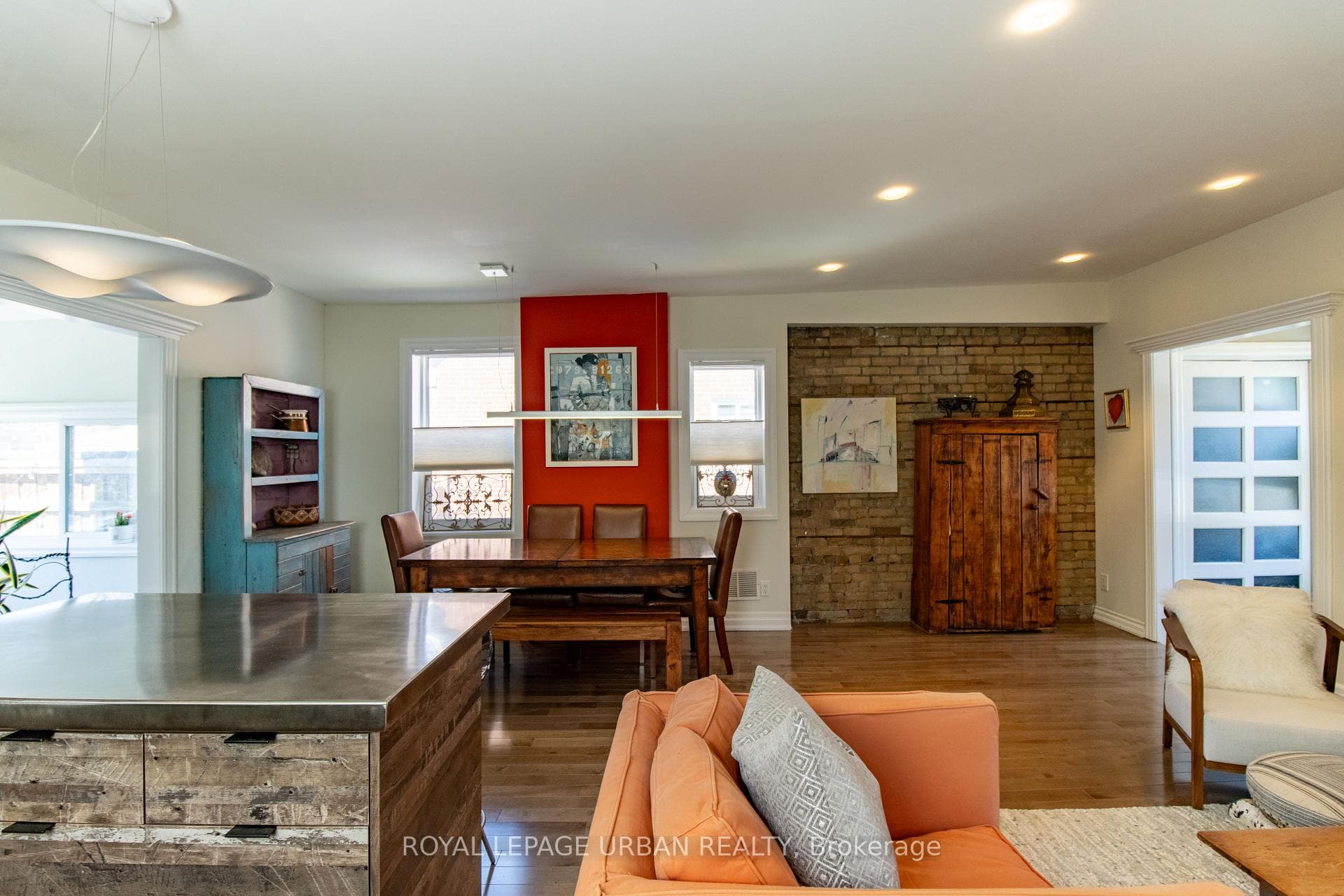 438 Woodfield Road photo 13