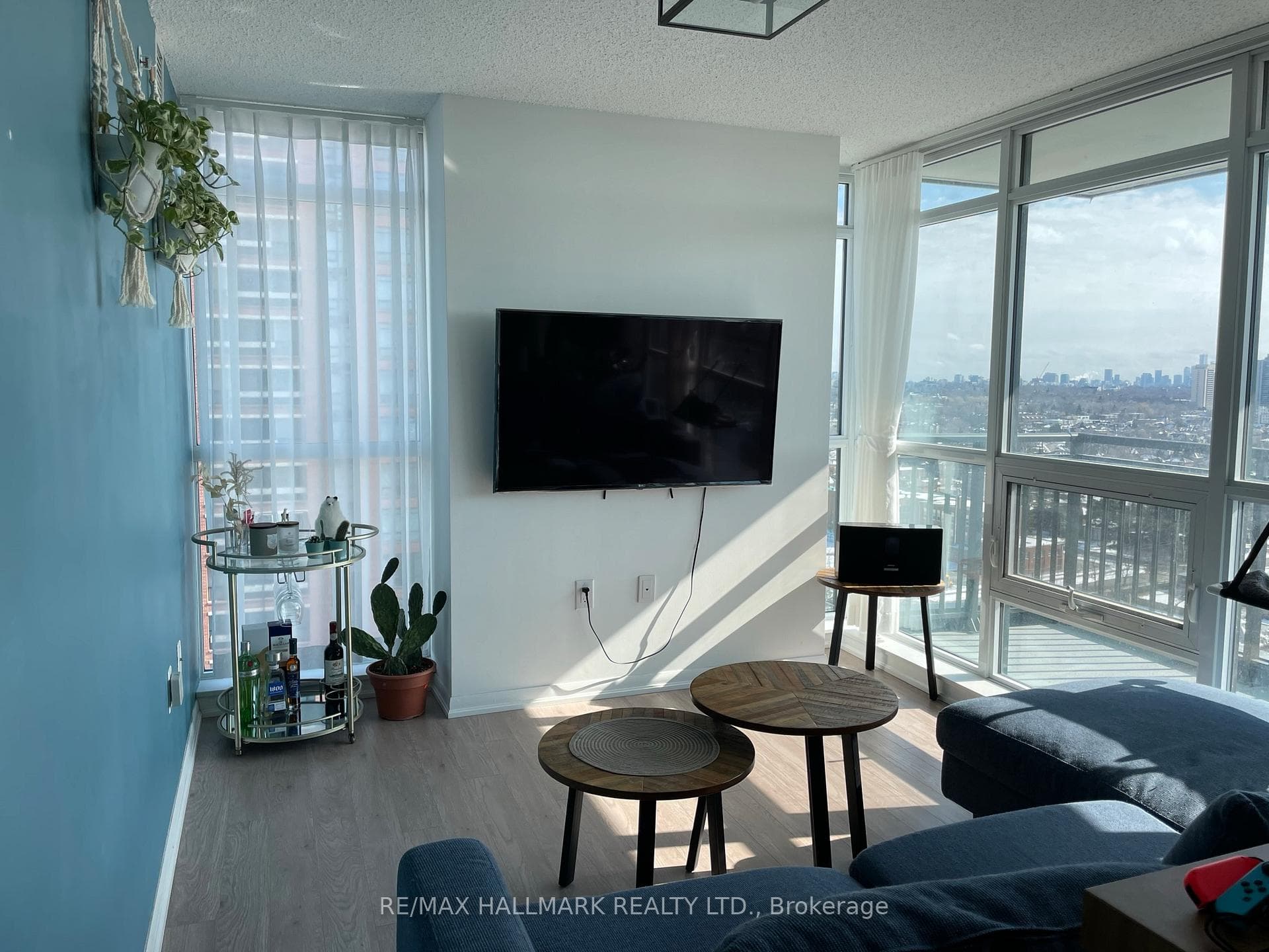 Photo from 2021 - LIVING ROOM