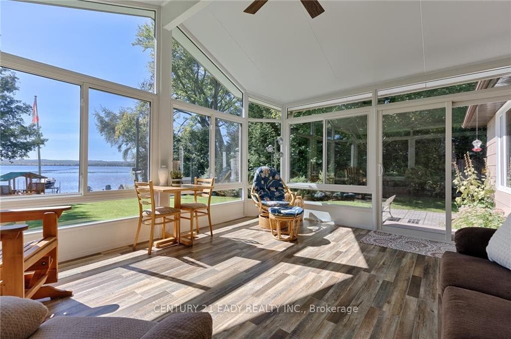 384 BLACK POINT Road photo 17