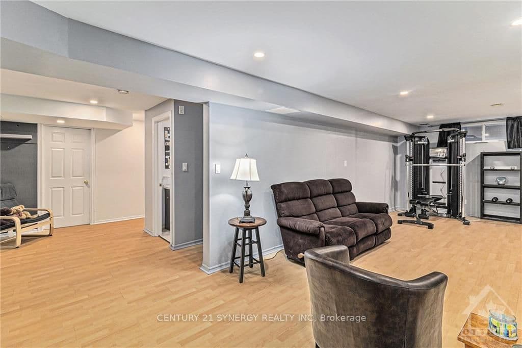 1820 MCCALLUM Drive photo 24