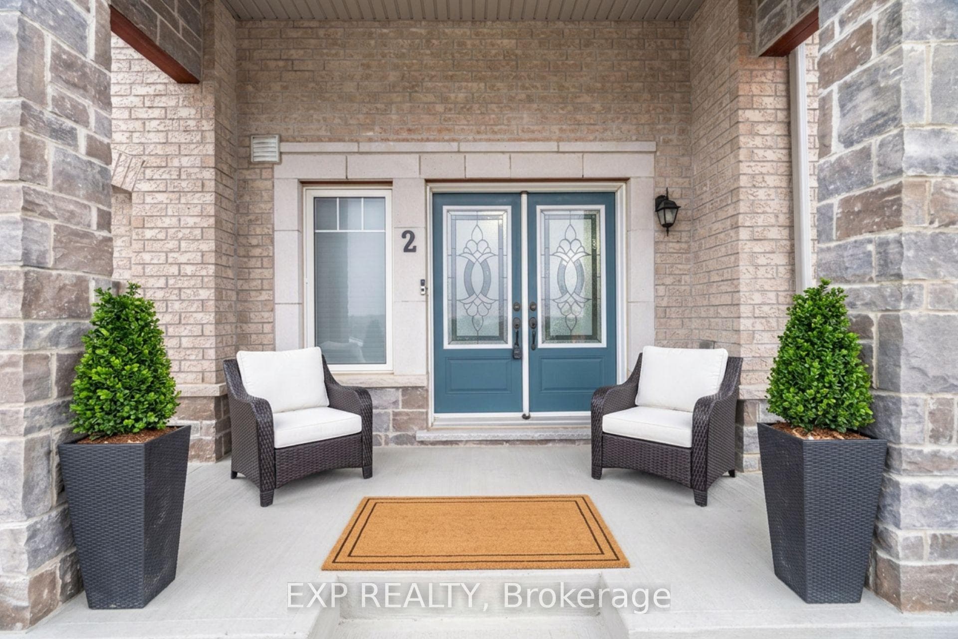 Large Porch, Enjoy morning Coffee facing park