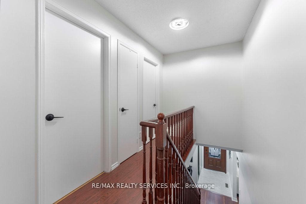 12 Nuttall Street photo 19