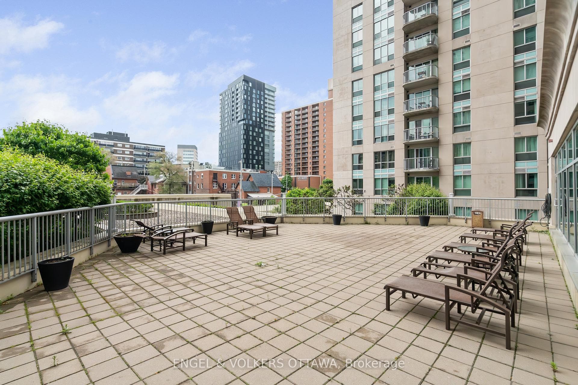 200 RIDEAU Street Unit 202 photo 45