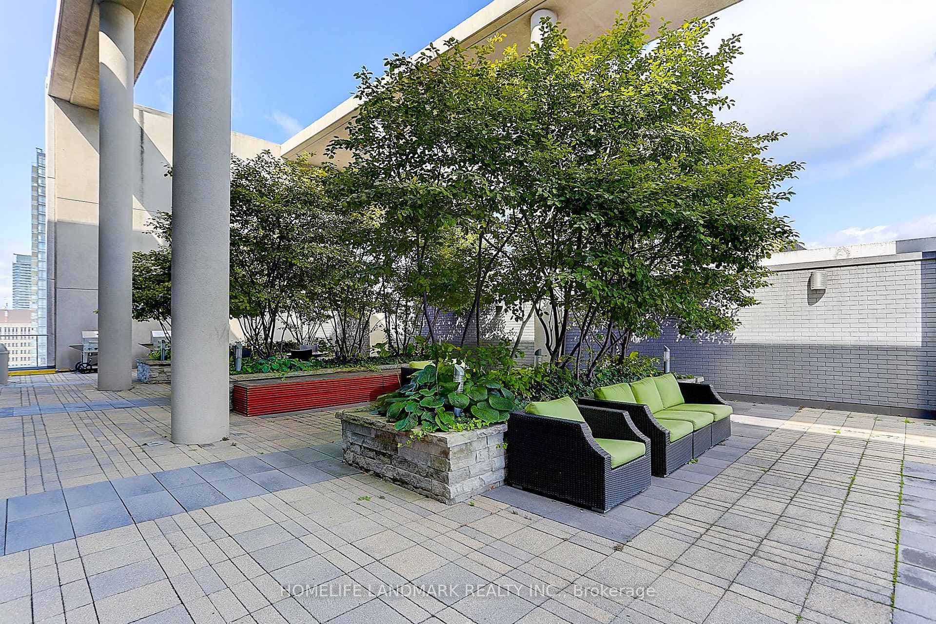 770 Bay Street Unit 1504 photo 8